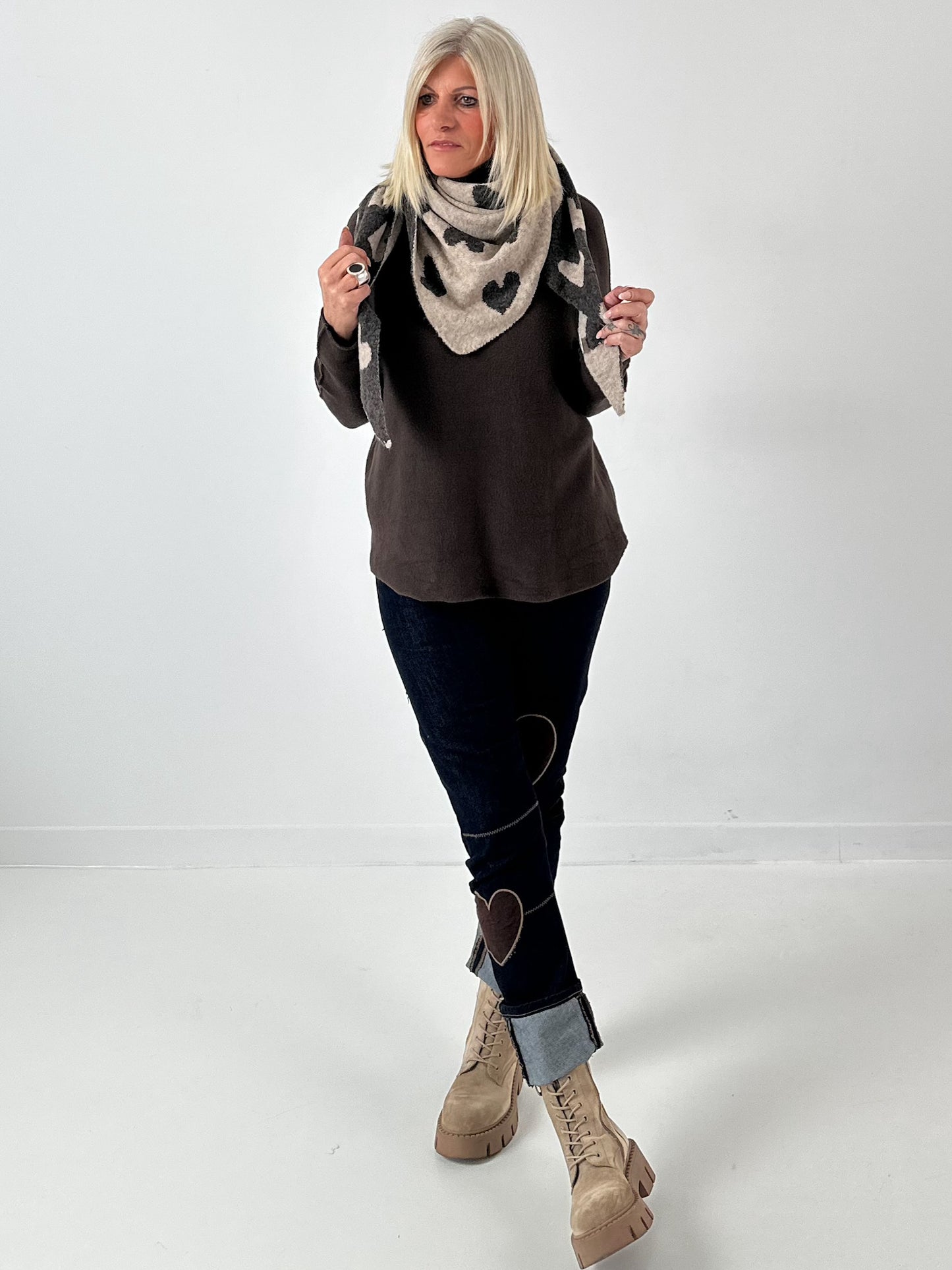 Reversible knitted scarf model "Amandra" - anthracite/beige