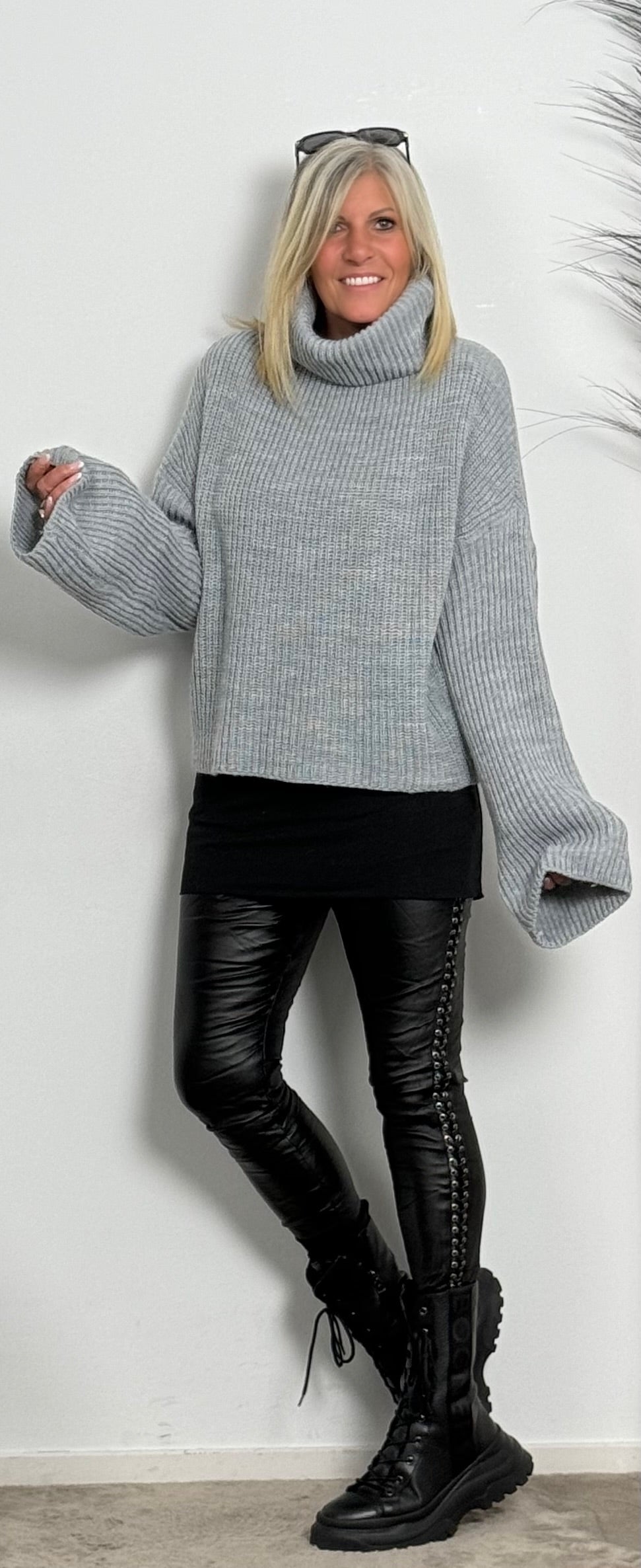 Boxy chunky knit sweater with turtleneck "Ivory" - grey