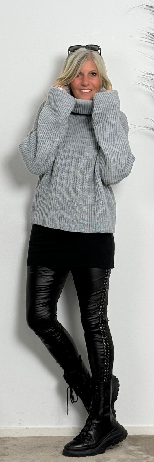 Boxy chunky knit sweater with turtleneck "Ivory" - grey