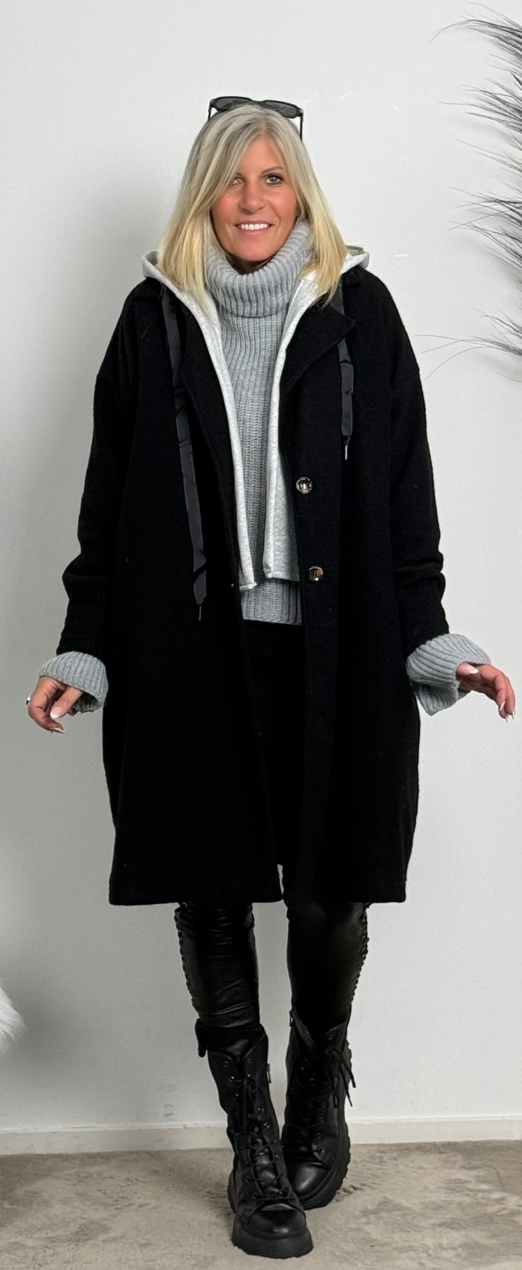 Soft wool coat "Elisa" - black