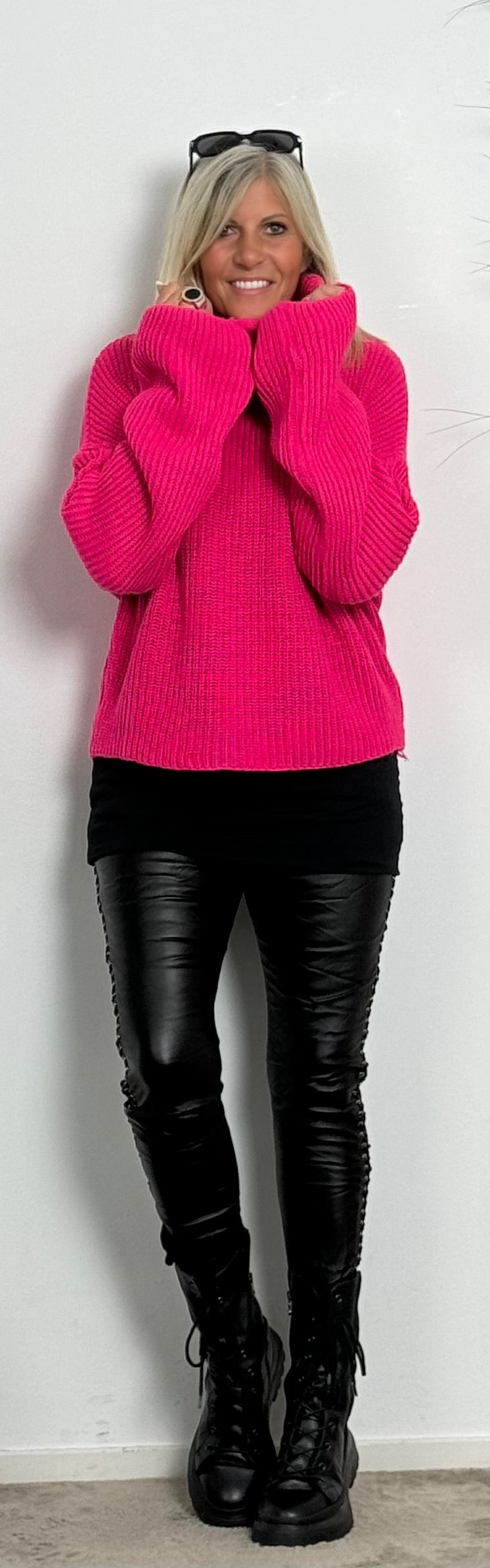 Boxy chunky knit sweater with turtleneck "Ivory" - pink