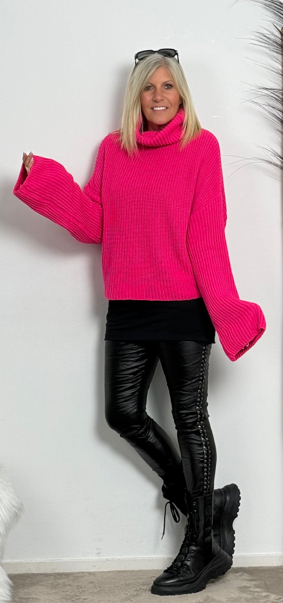 Boxy chunky knit sweater with turtleneck "Ivory" - pink