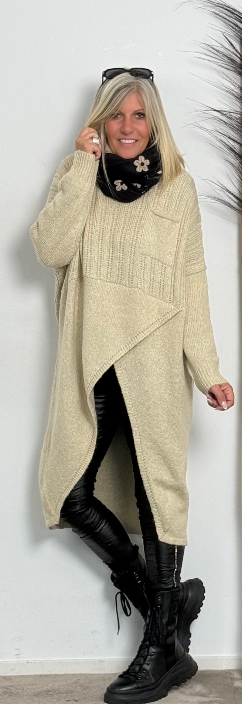 Long knitted sweater "Susa" - beige