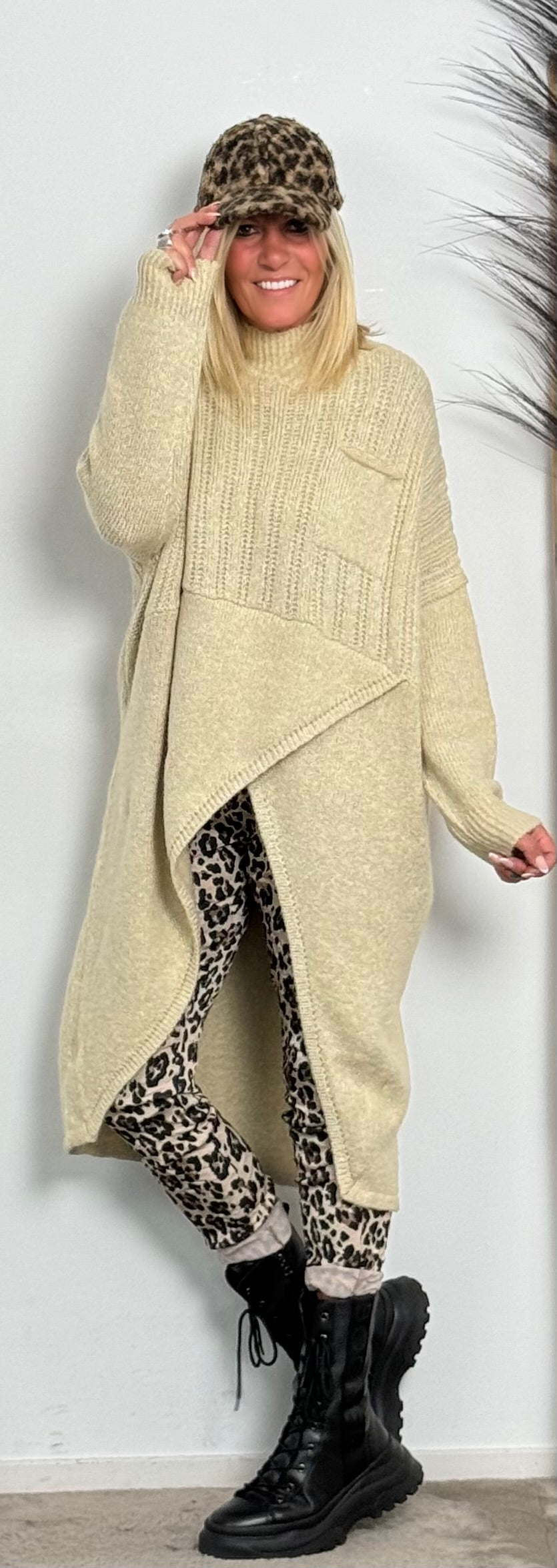 Long knitted sweater "Susa" - beige