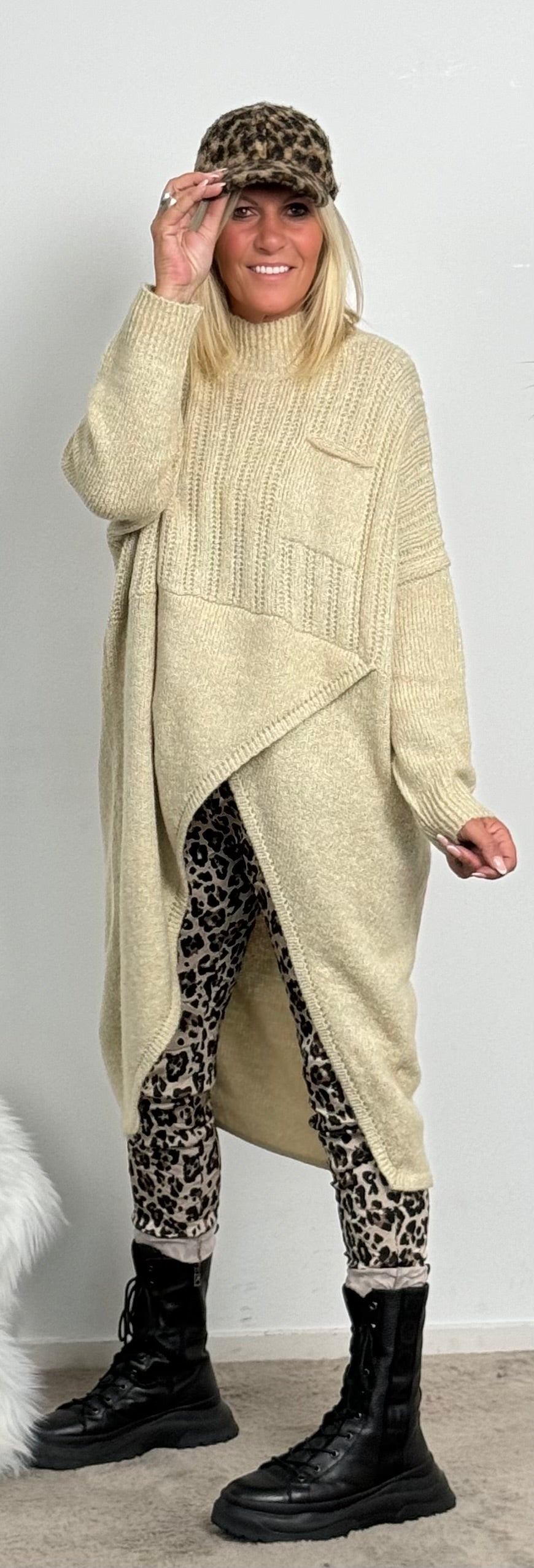 Long knitted sweater "Susa" - beige