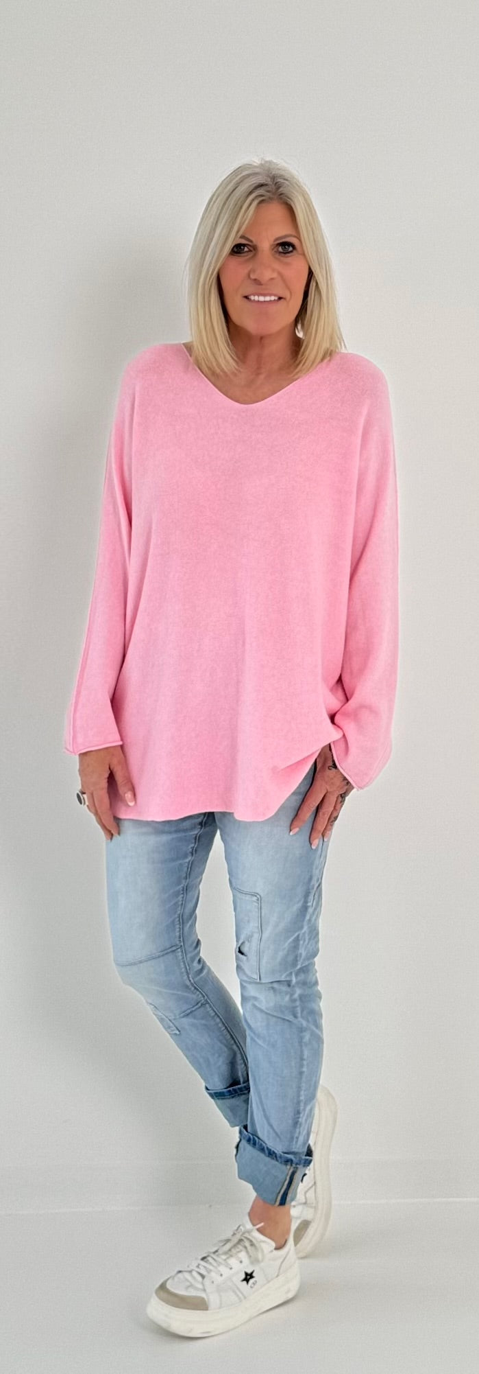 Sweater V-neck model "Nena" - baby pink