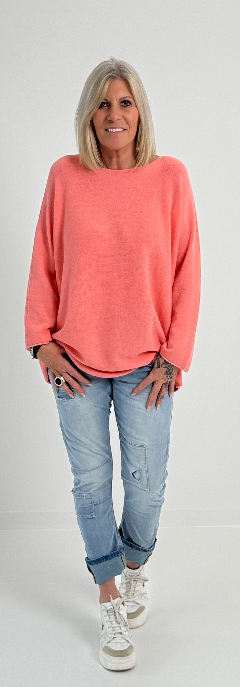 Fine knit sweater with round neck model "Jess" - coral