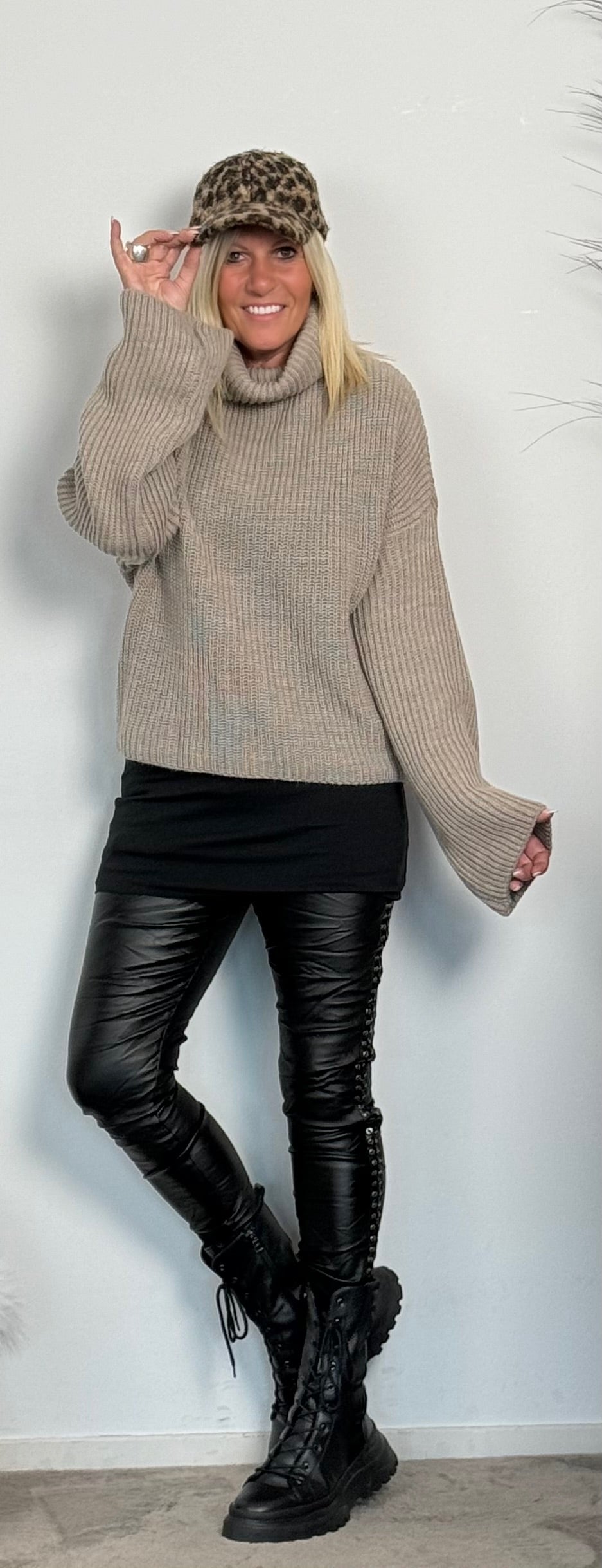 Boxy chunky knit sweater with turtleneck "Ivory" - taupe