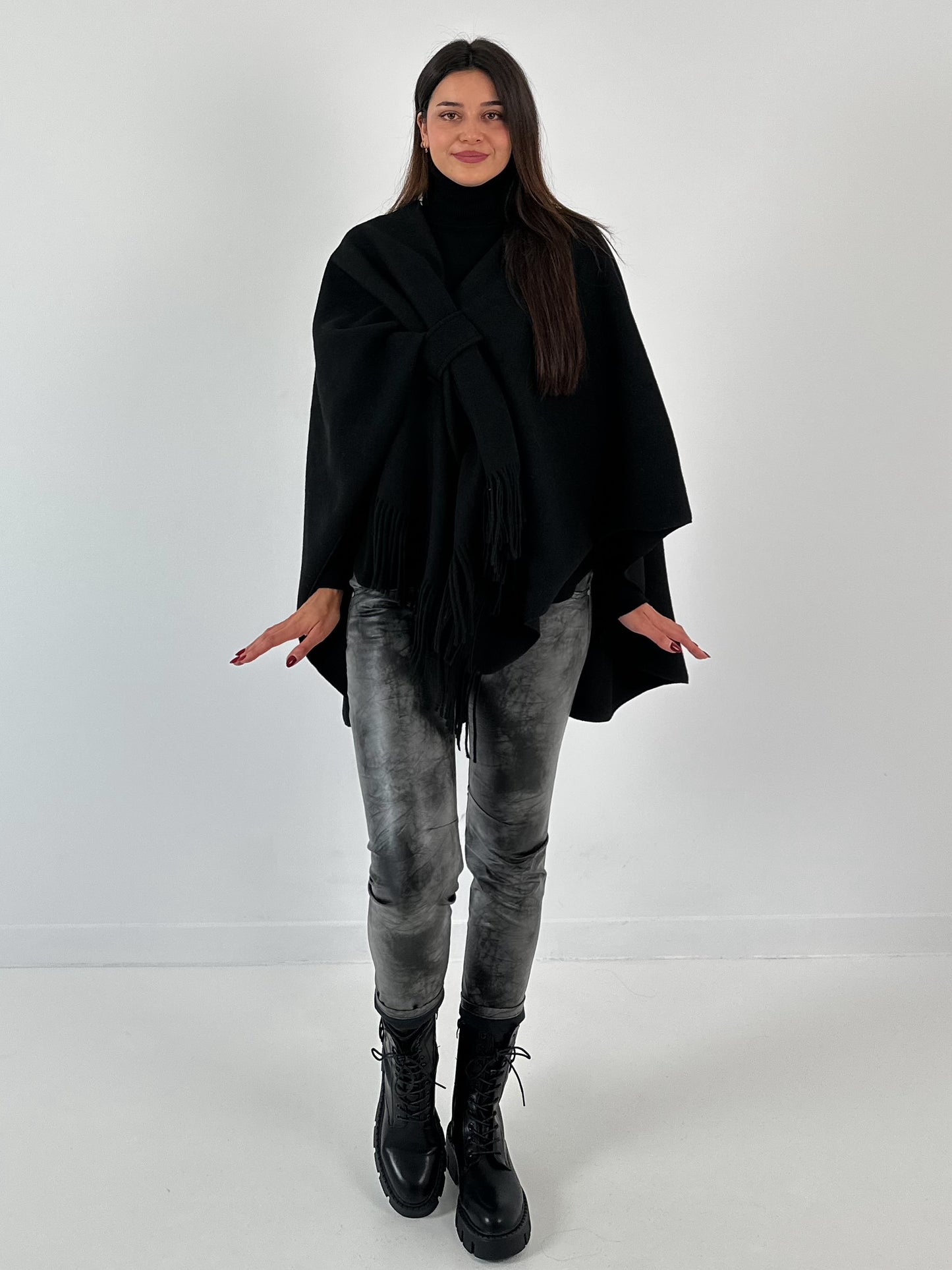 Poncho/Throw model "The Poncho" - black