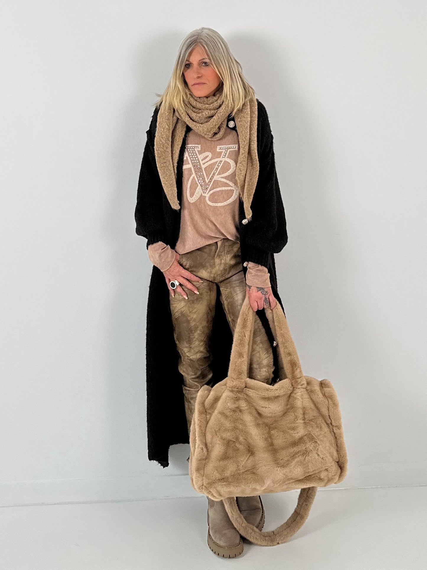 Second choice long knitted coat model "Cosy Duster" - mocha