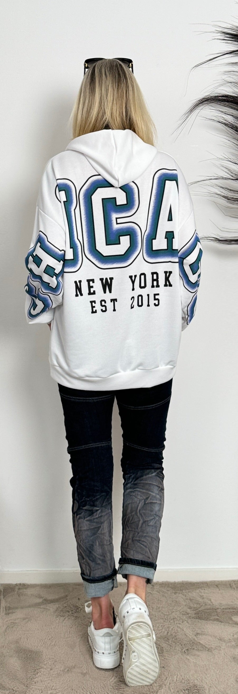 Hoodie with 3-D print "CHICAGO" - white