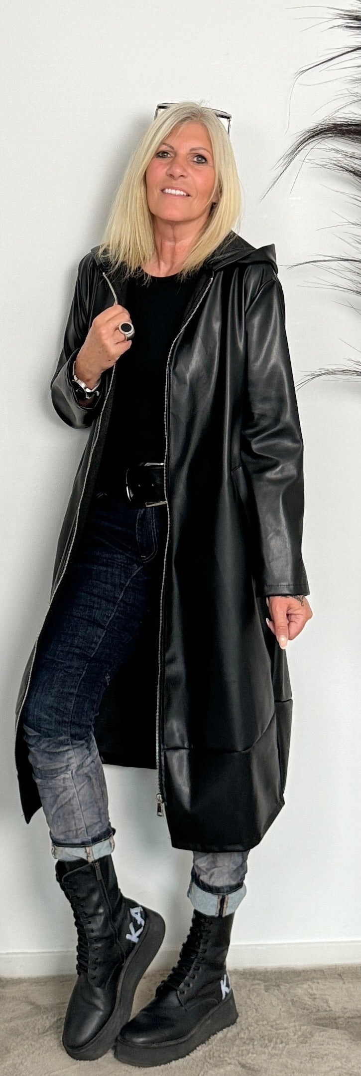 Coat with hood "Bonny" - black