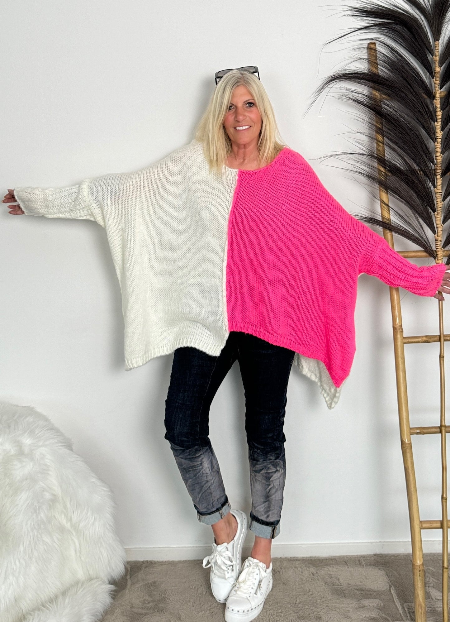 Oversized Poncho Pullover "Nicoletta" - neonpink-weiss