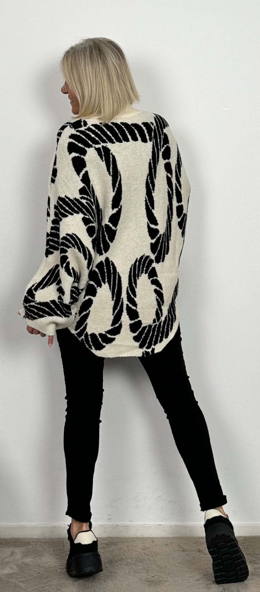 Poncho sweater "Charlotte" - off-white-black