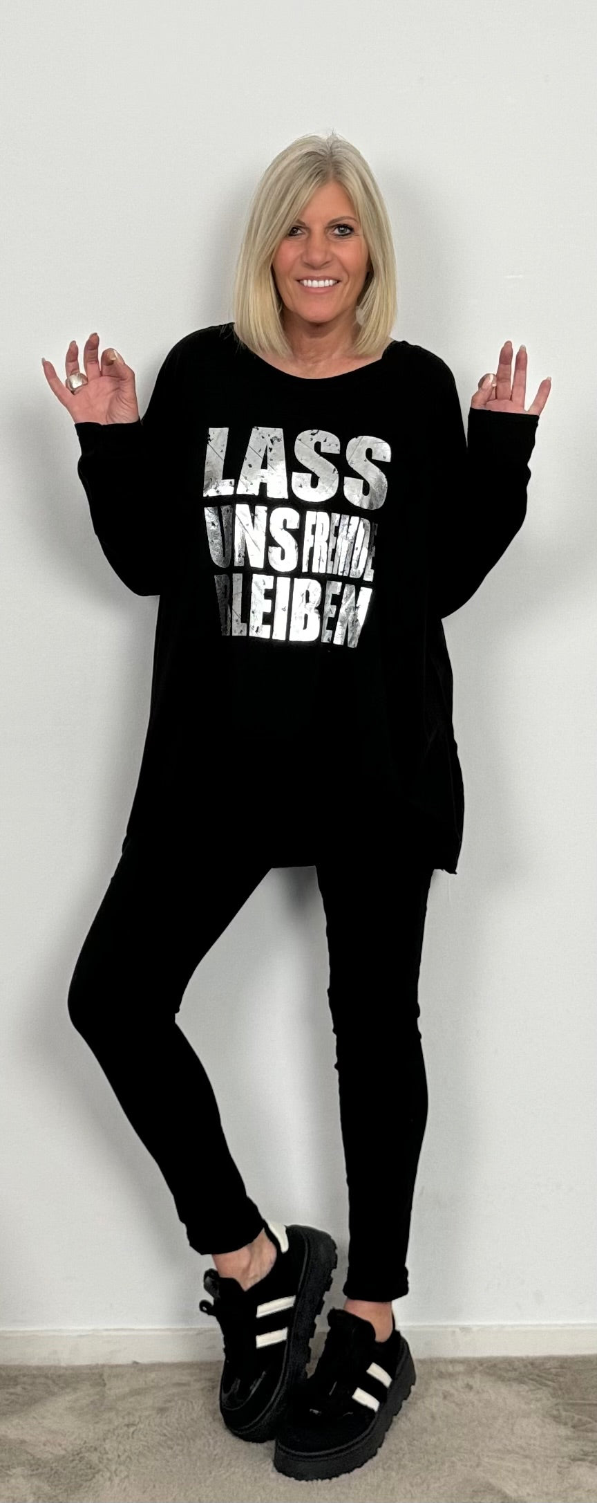 Shirt "Lass uns FREMDE bleiben" - schwarz-silber