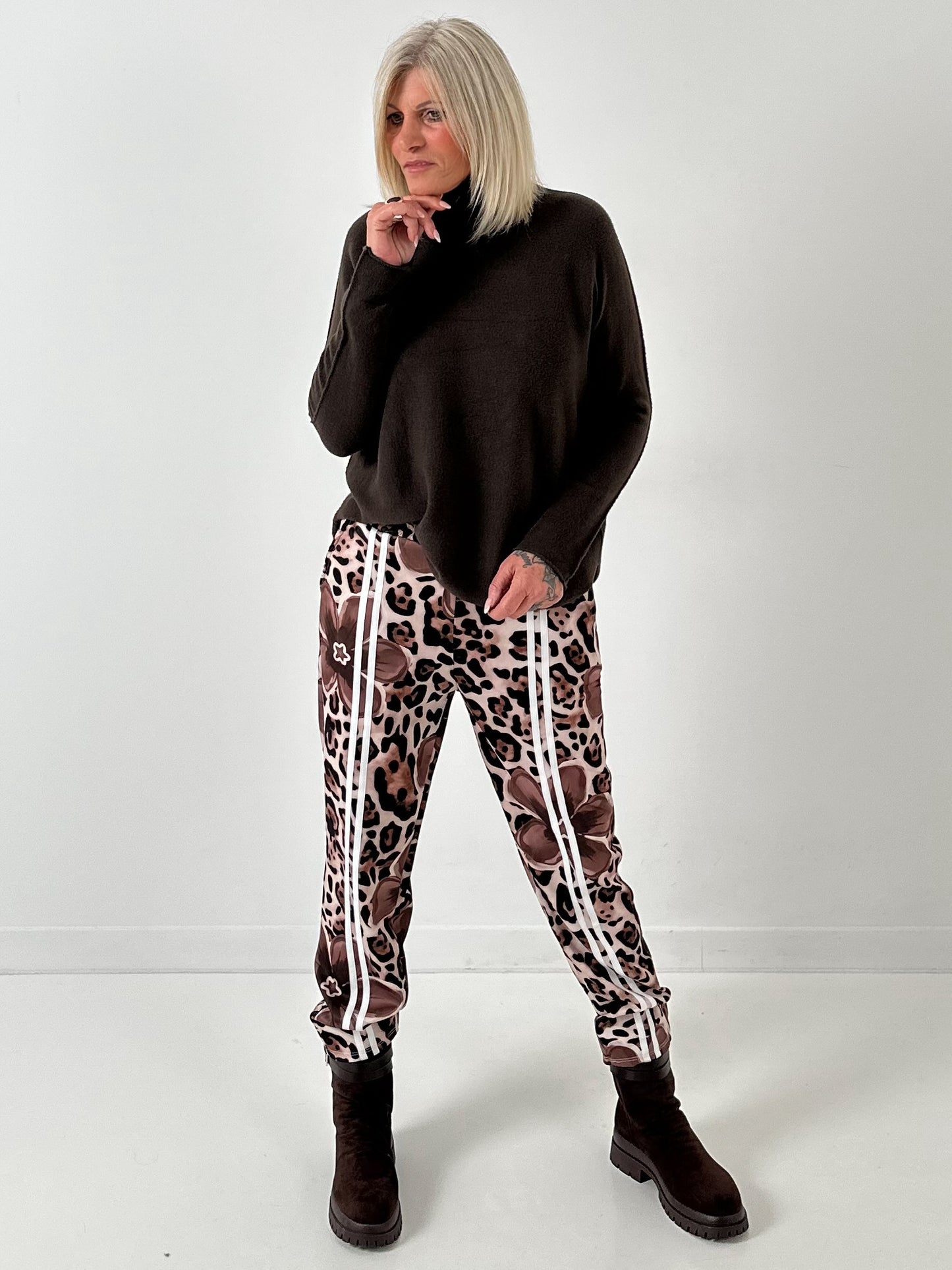 Pants model "Wild Blossom" - chocolate-multicolored