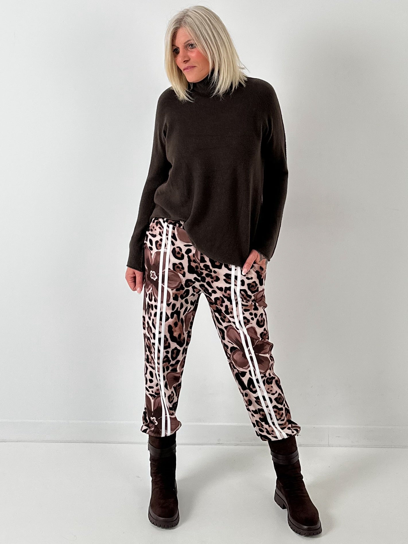 Pants model "Wild Blossom" - chocolate-multicolored