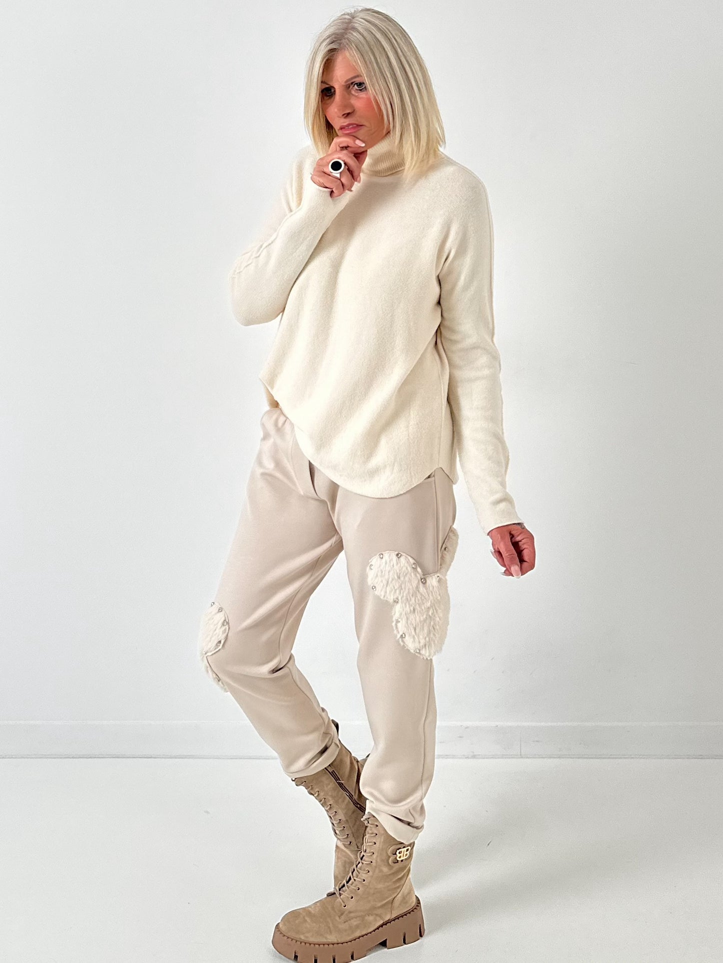 Pants model “Furry Patch” - beige