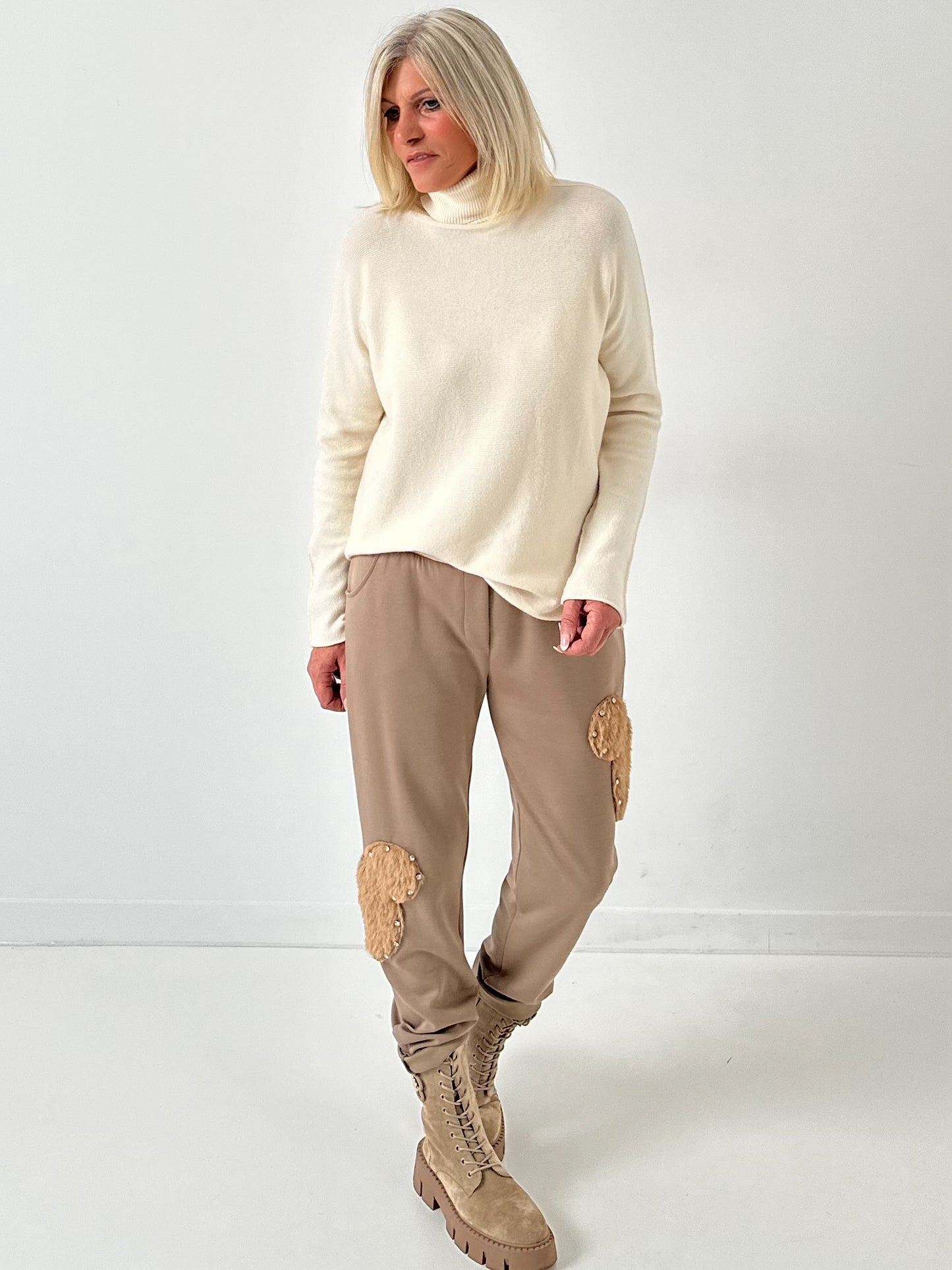 Pants model “Furry Patch” - taupe