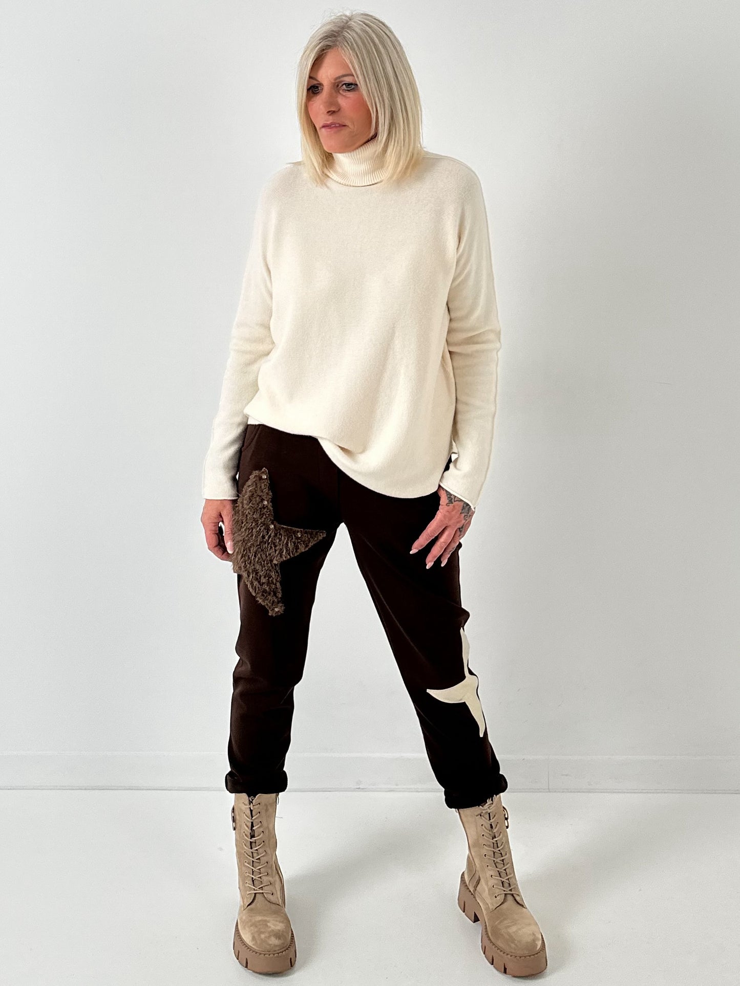 Pants model "Star" - chocolate