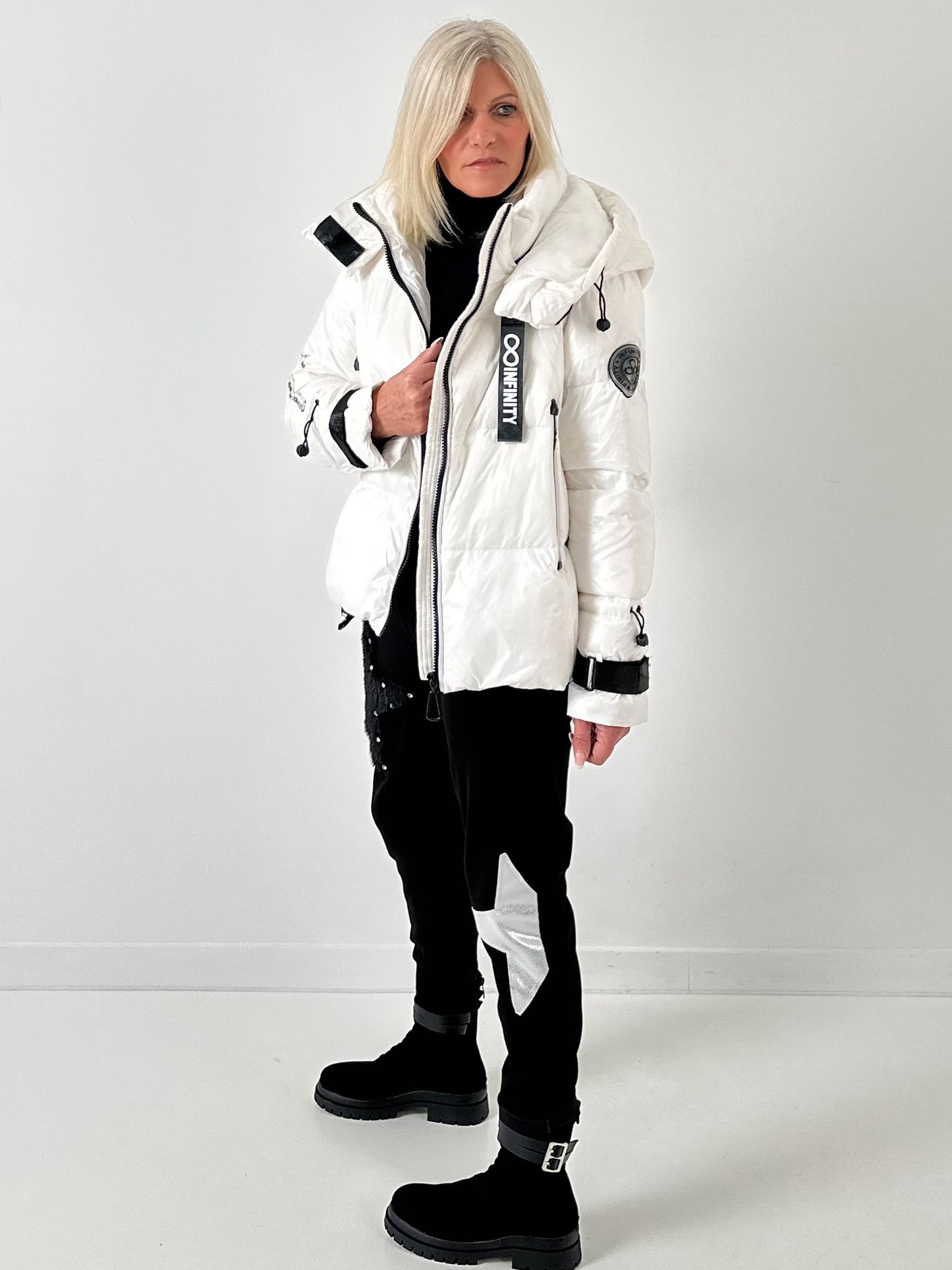 Jas model "Snowflake" - wit-zwart