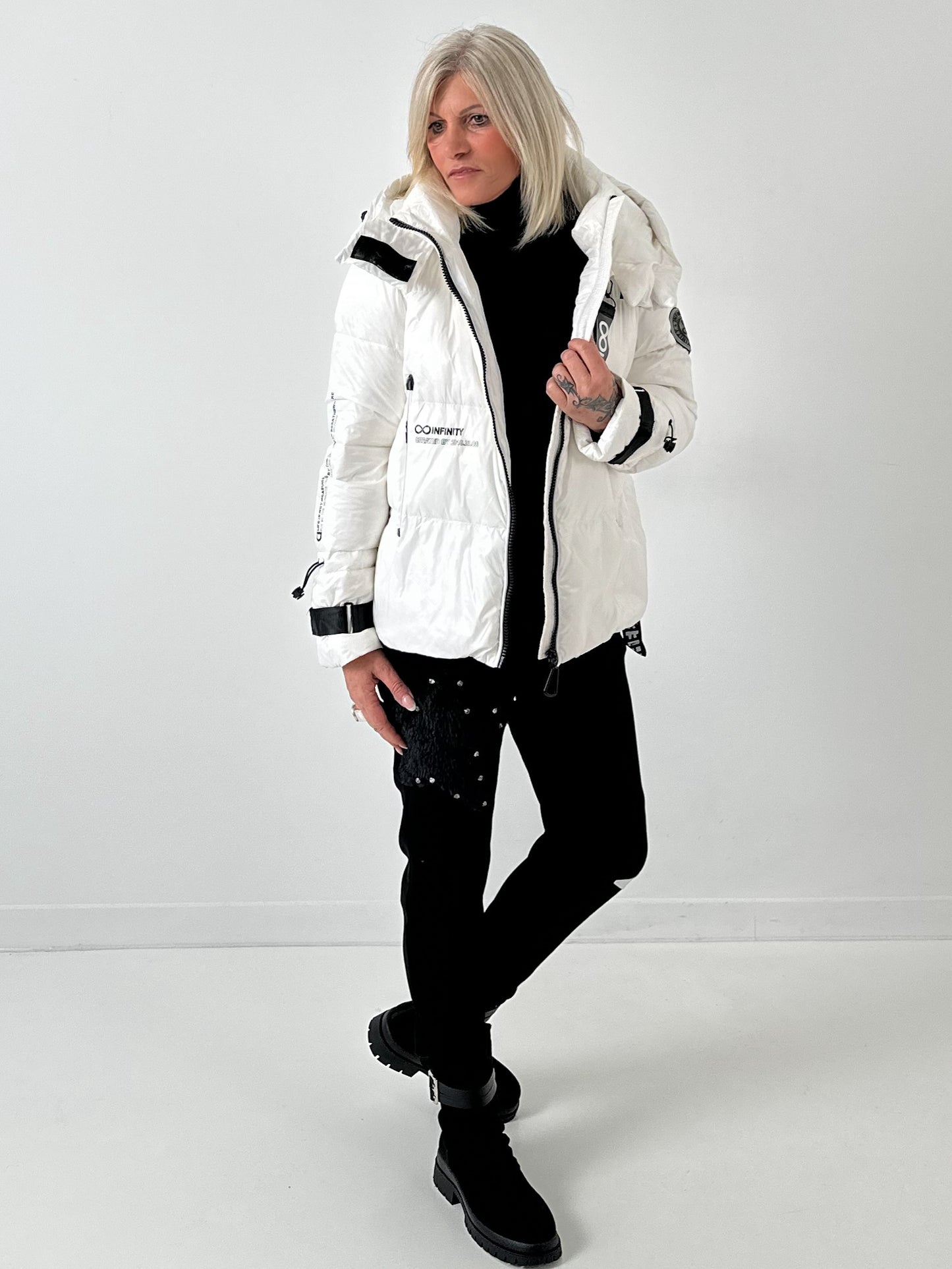 Jas model "Snowflake" - wit-zwart