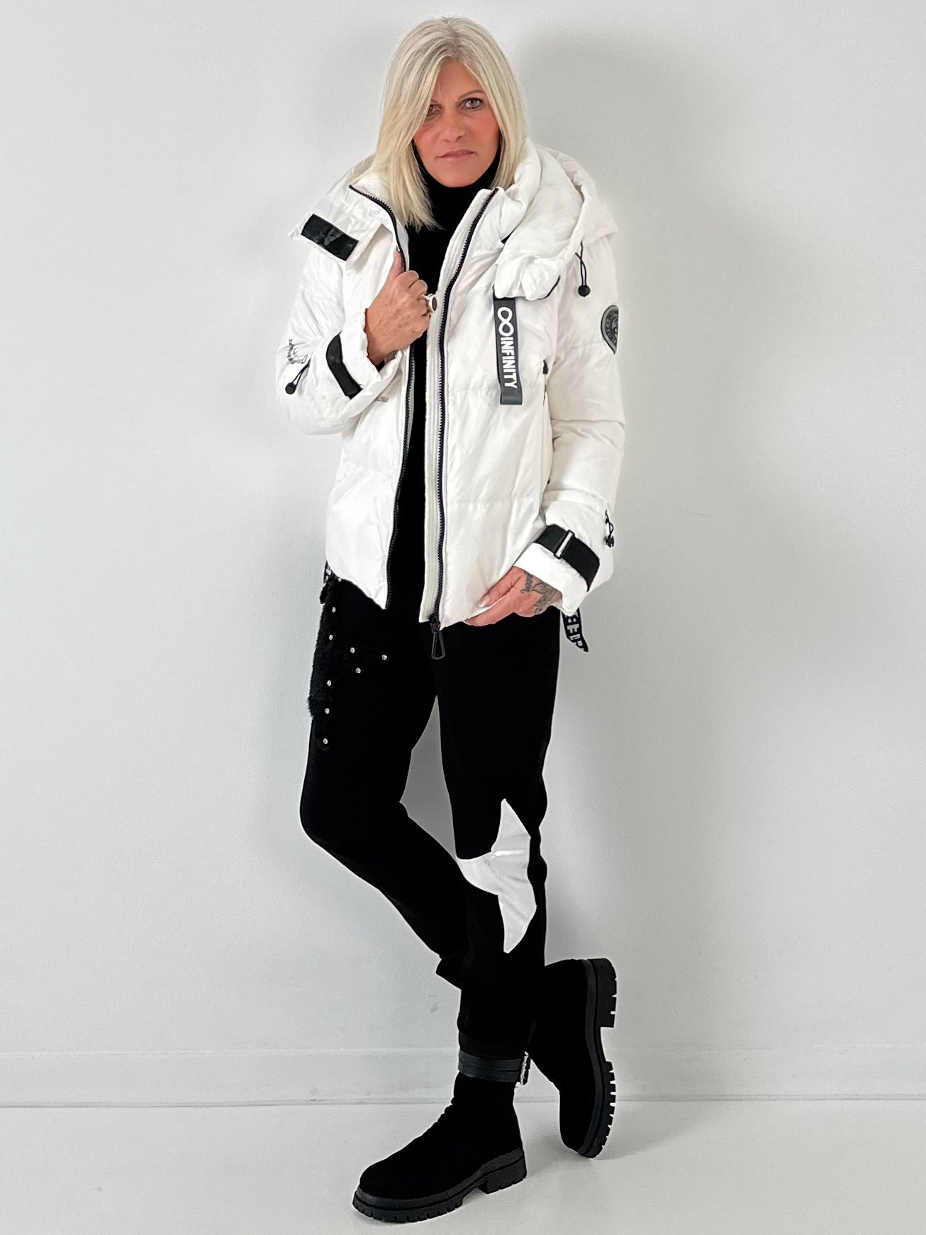 Jas model "Snowflake" - wit-zwart