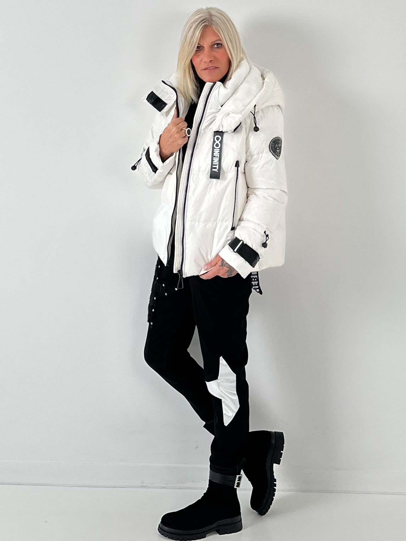 Jas model "Snowflake" - wit-zwart