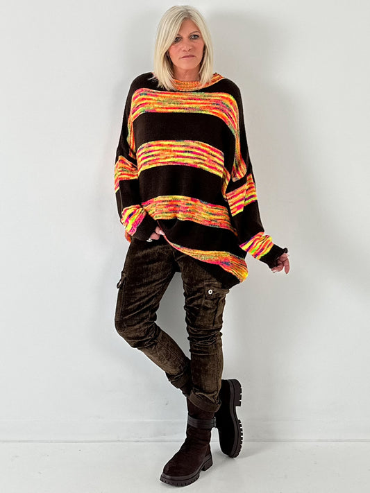 Oversized trui model "Color Burst" - chocolade-veelkleurig