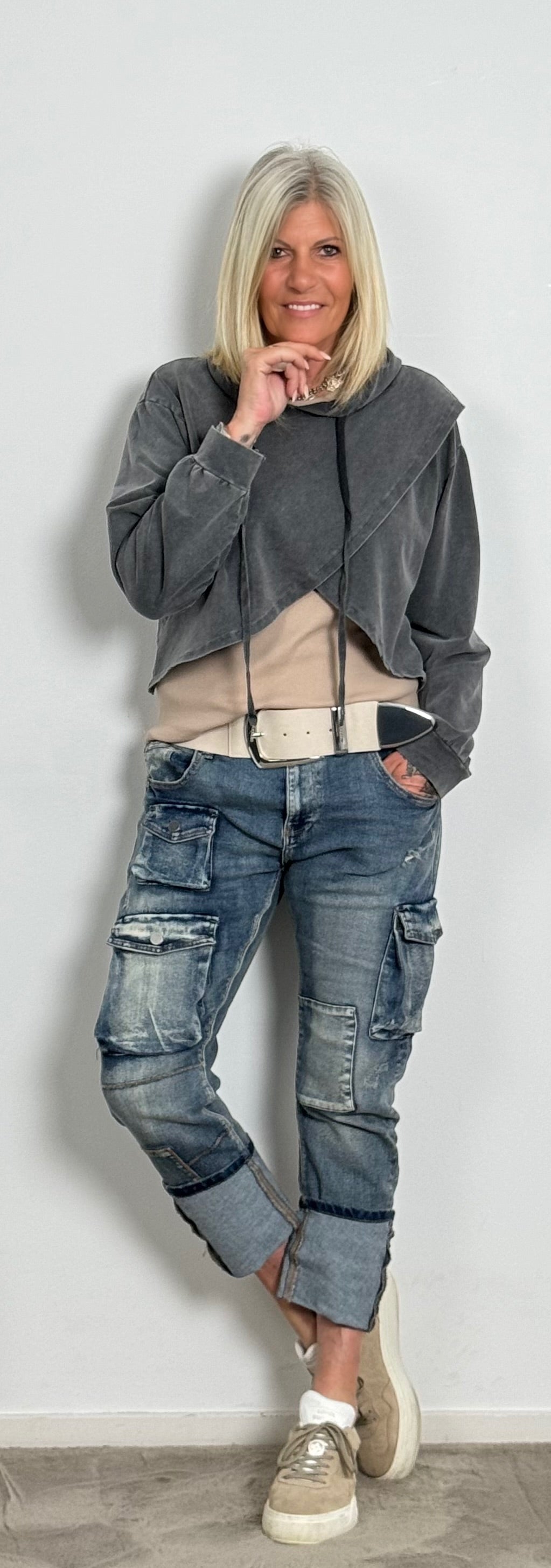 Crop stone washed Hoodie mit Kapuze "Lara" - anthrazit