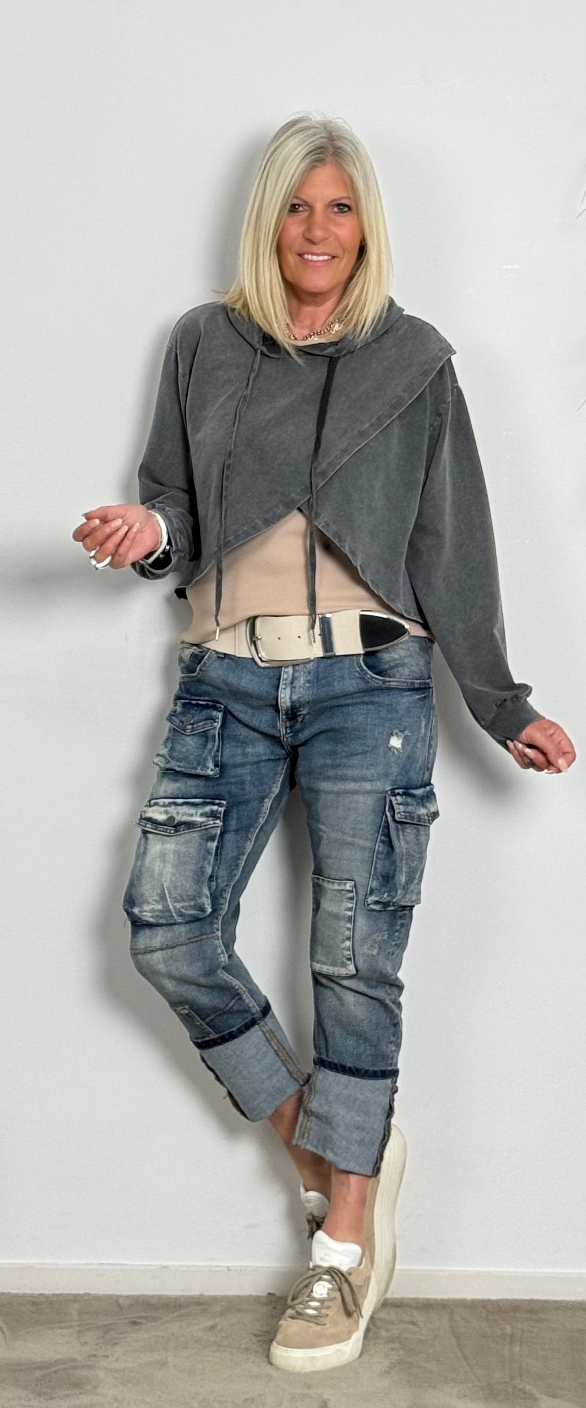 Crop stone washed Hoodie mit Kapuze "Lara" - anthrazit