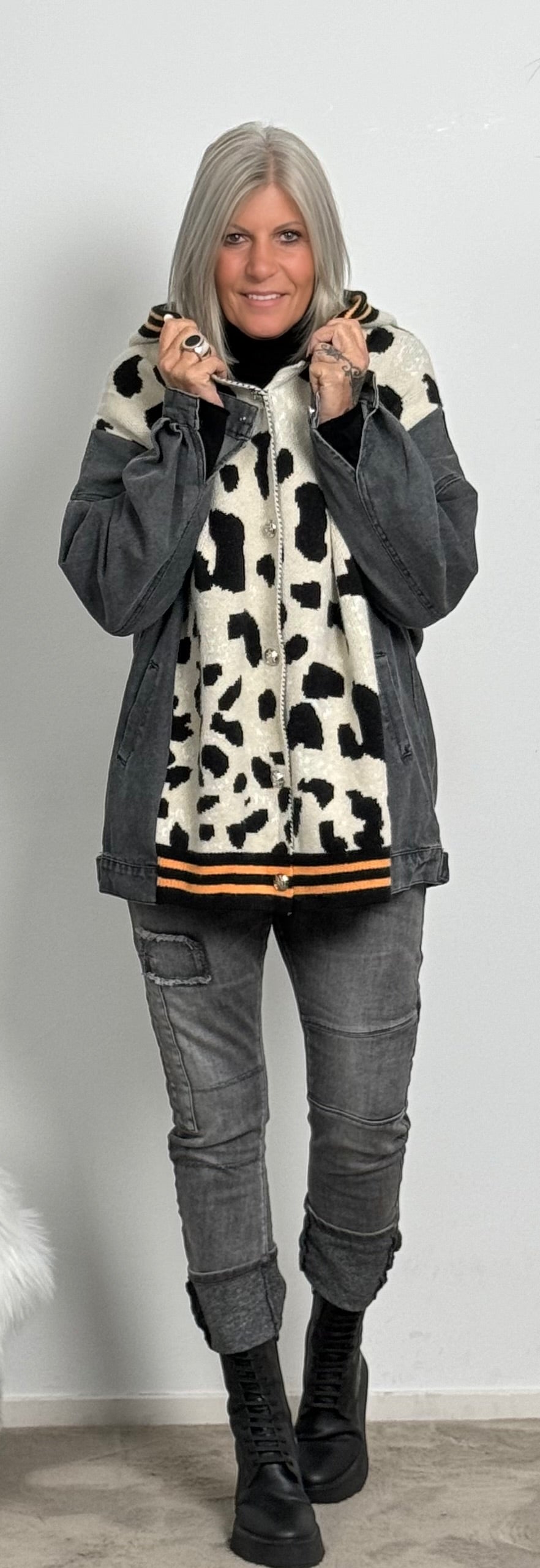 Oversized denim jacket with Leo knit insert "Joyce" - beige-leo