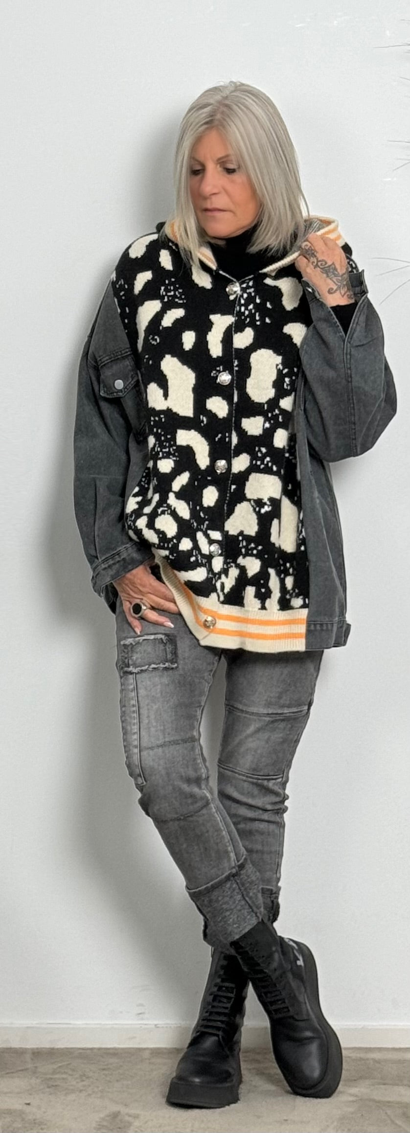 Oversized Jeansjacke mit Leo Strickeinsatz "Joyce" - schwarz-leo