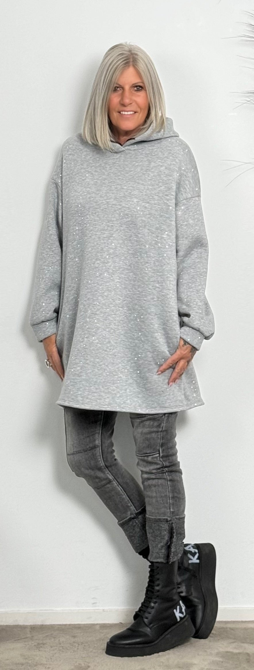 Long Hoodie mit Glitzersteinchen allover "Mel" - grau