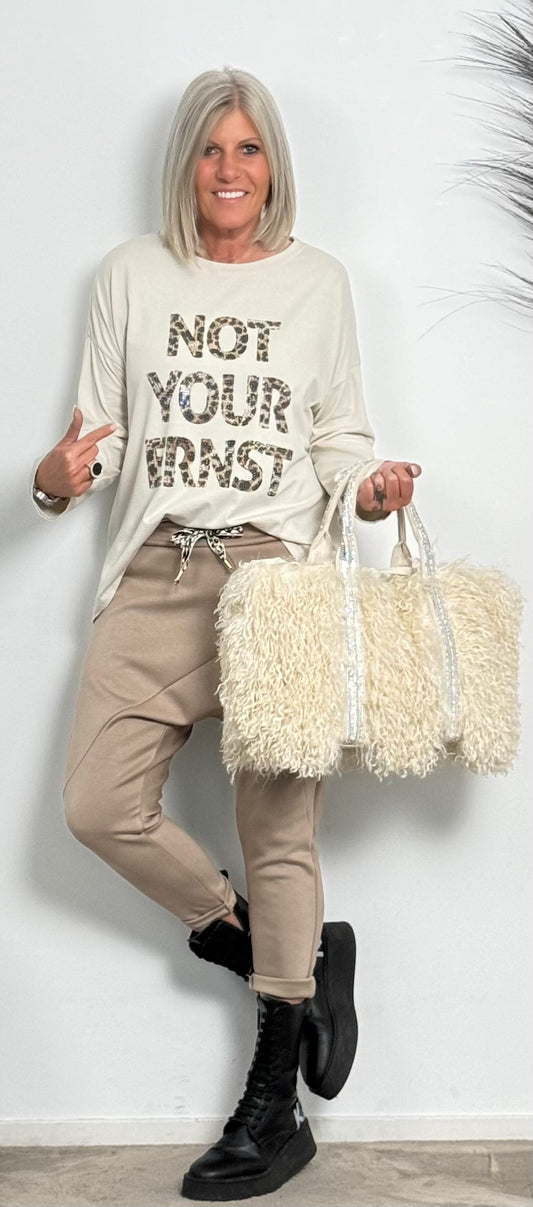 Shirt mit Leo Druck und Glitzersteinchen "Not Your Ernst" - beige