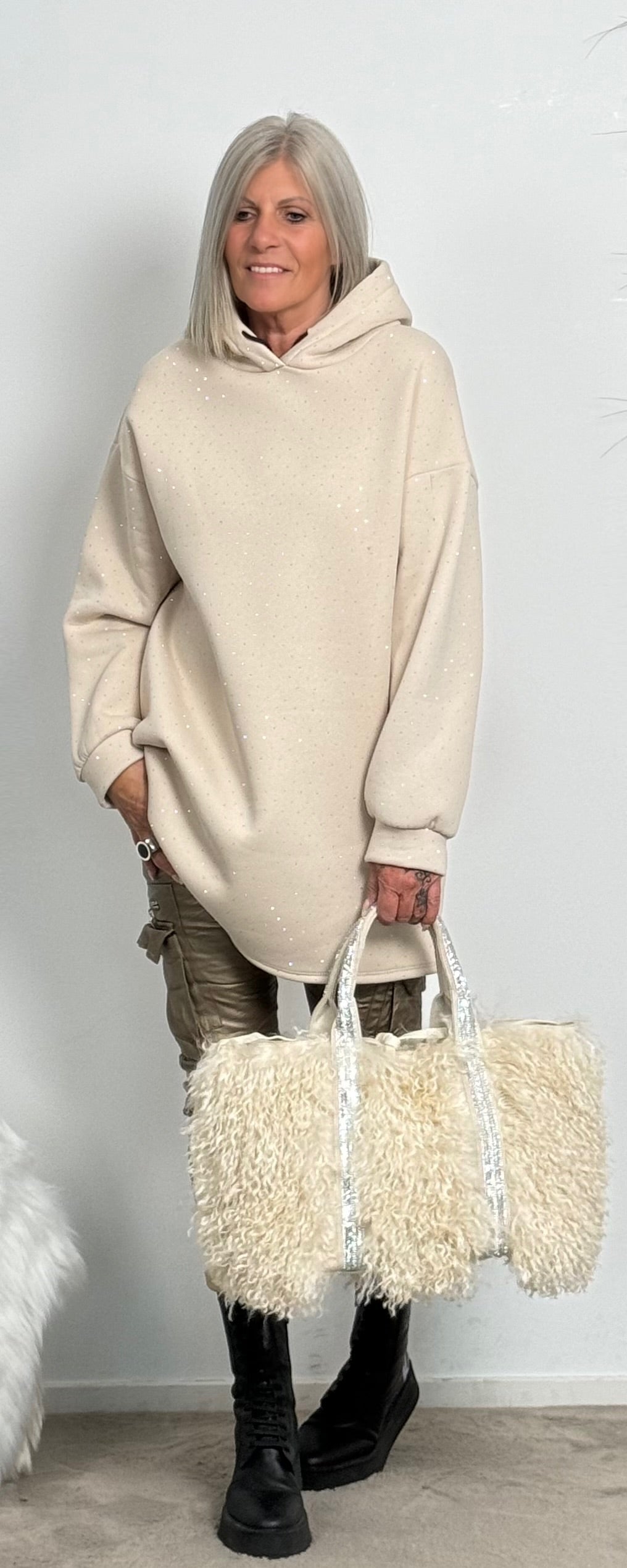 Long Hoodie mit Glitzersteinchen allover "Mel" - beige