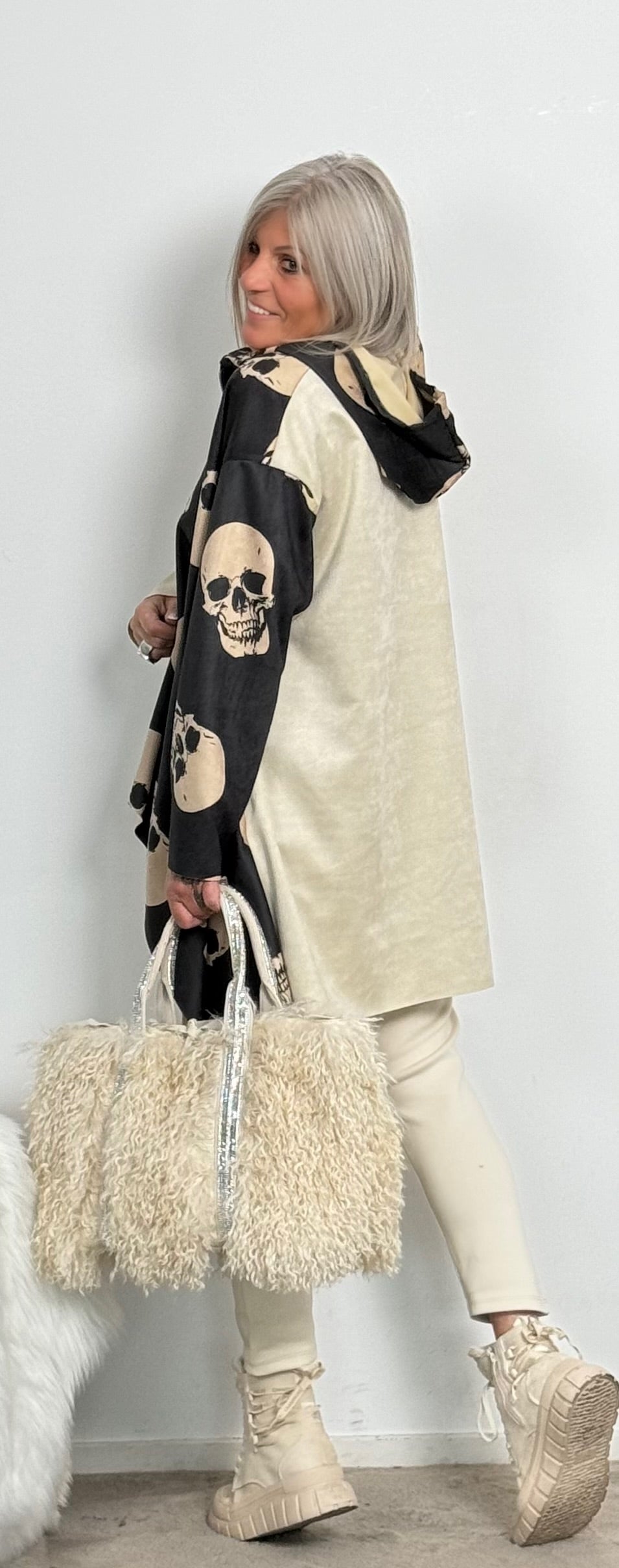 Hoodie jacket with zipper "Skull" - black-beige