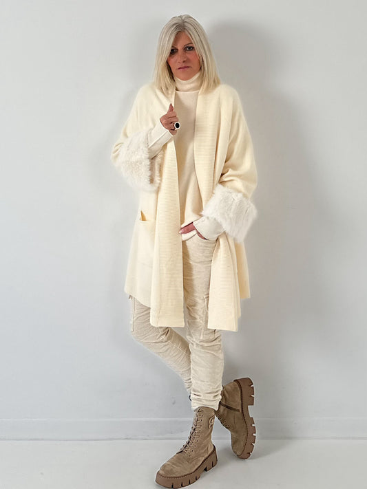 Elegante cardigan met bontrand model "Furry Touch" - ecru