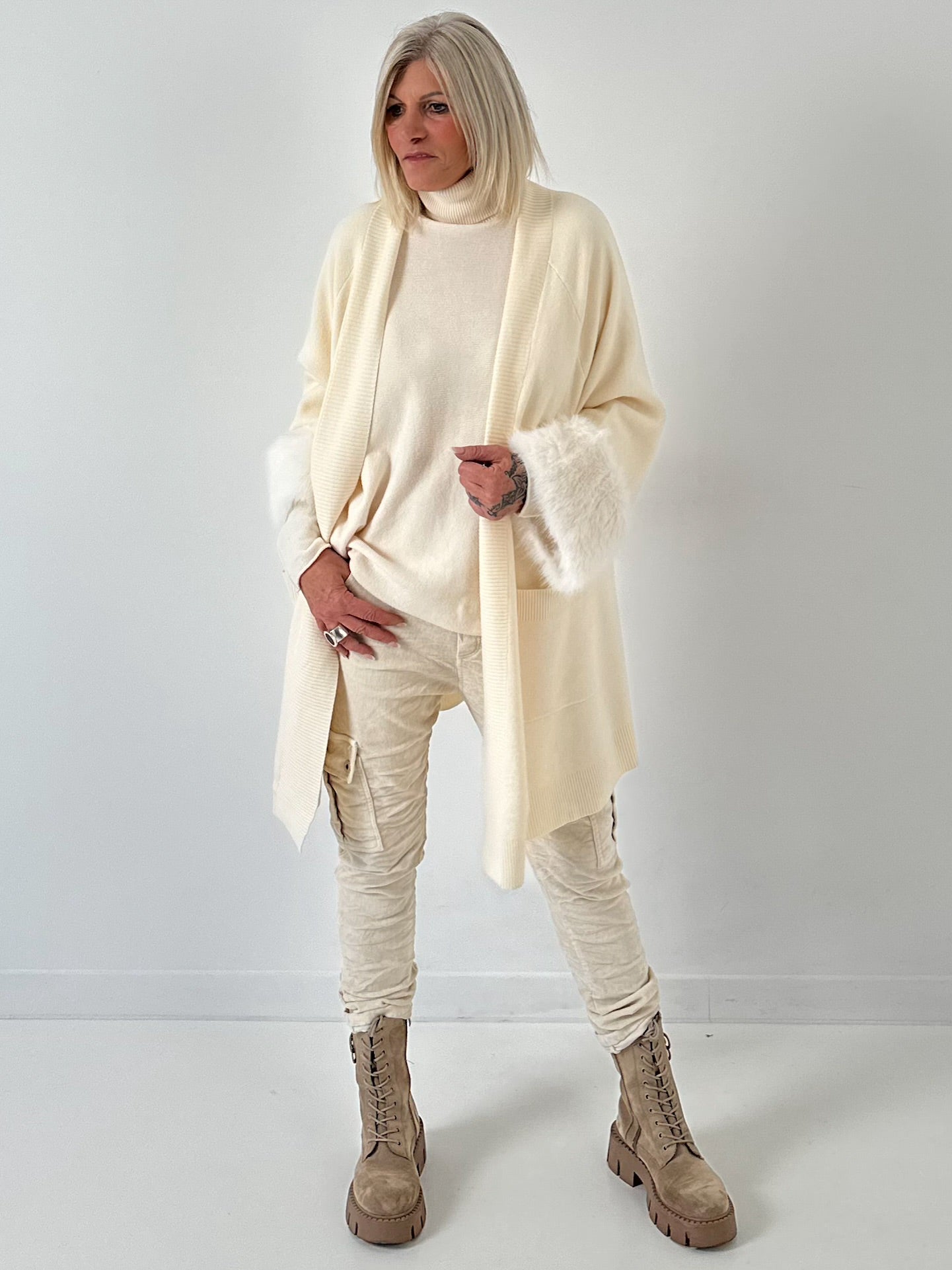 Elegante cardigan met bontrand model "Furry Touch" - ecru