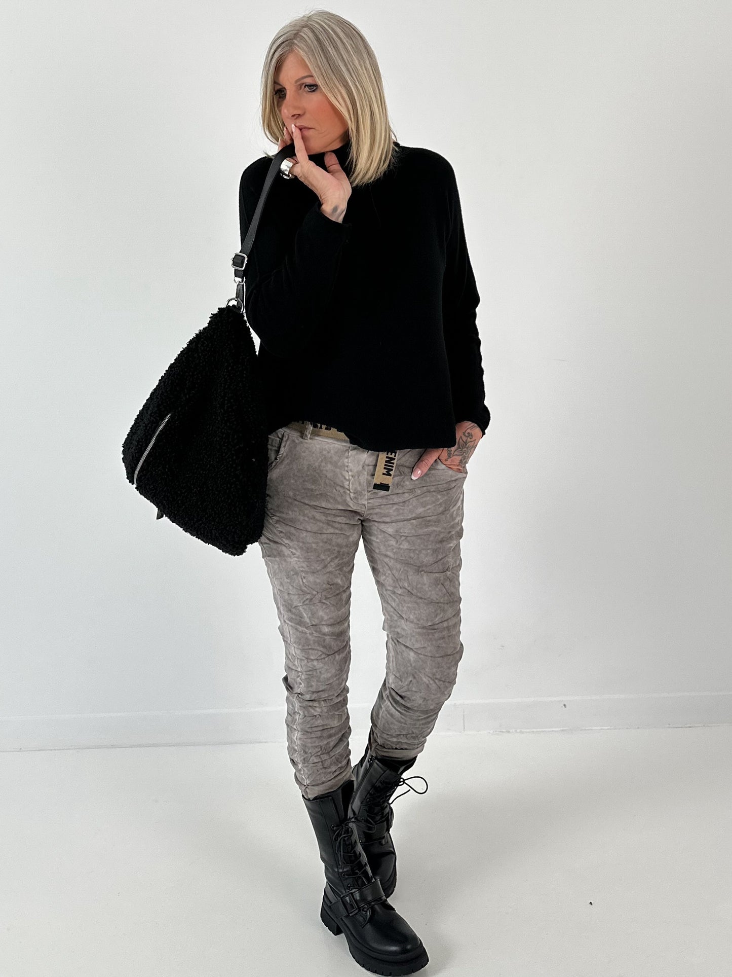 Crossbody bag model "Joell" - black