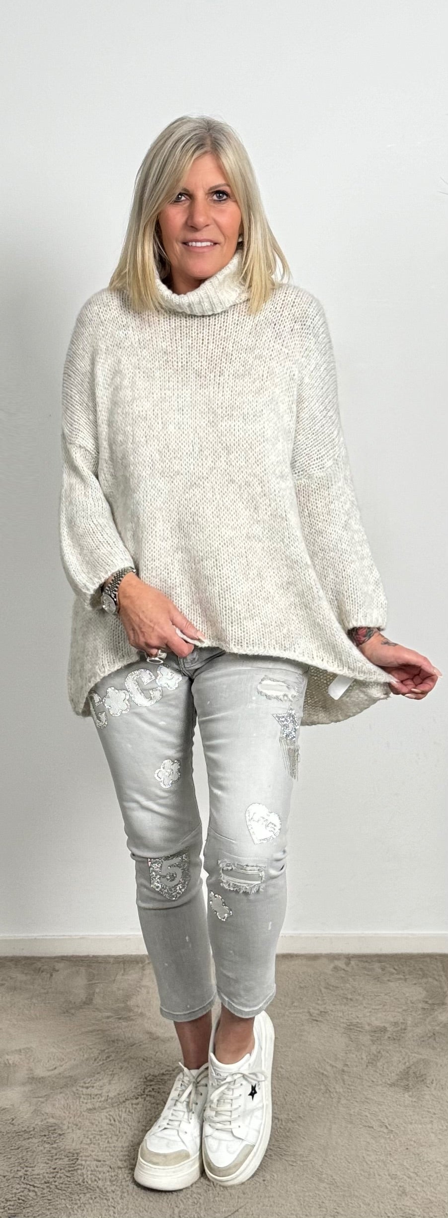 Sweater model name "Jenny" - beige