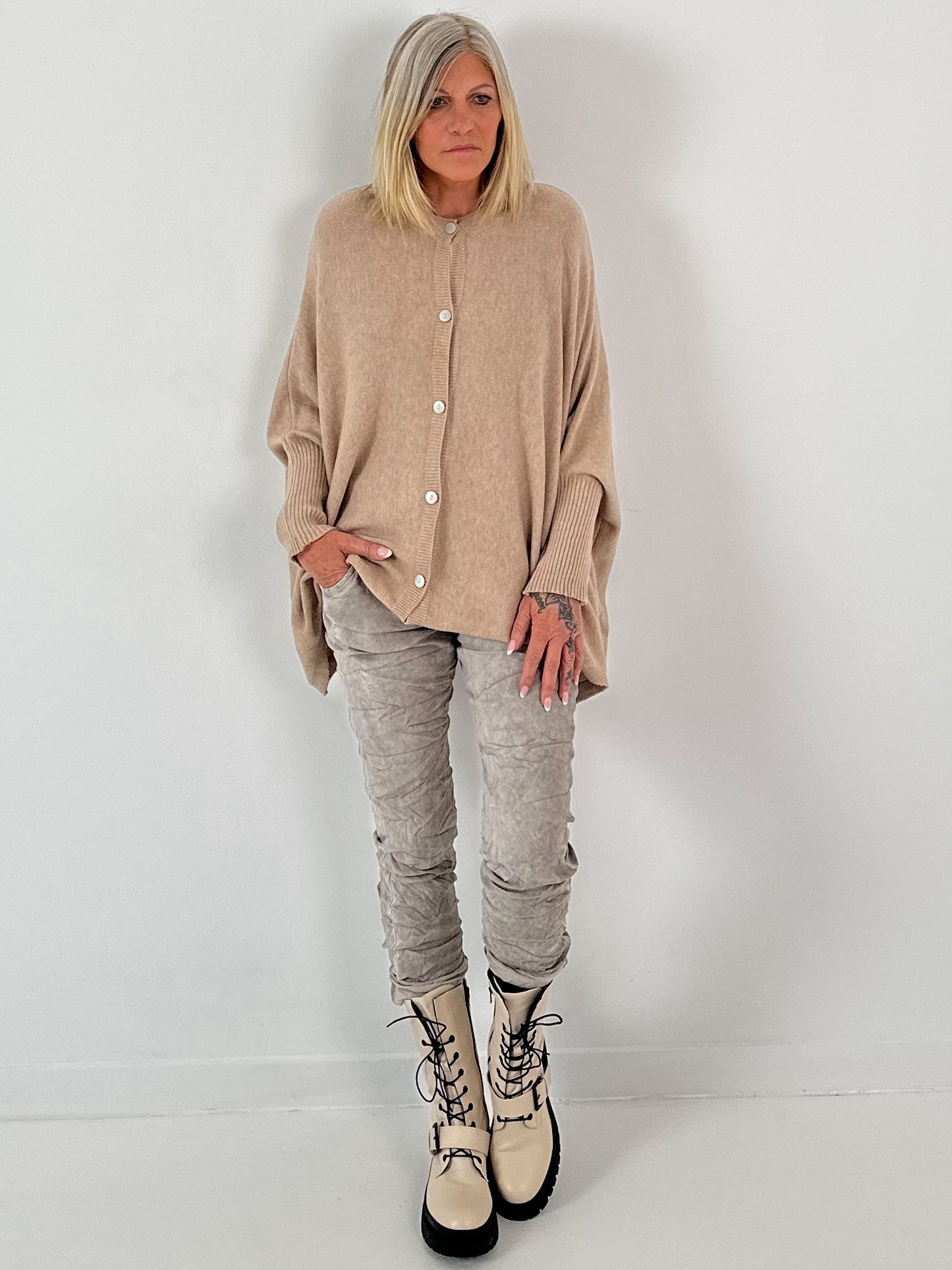 Oversized vest model "Slender Sleeve" - ​​beige