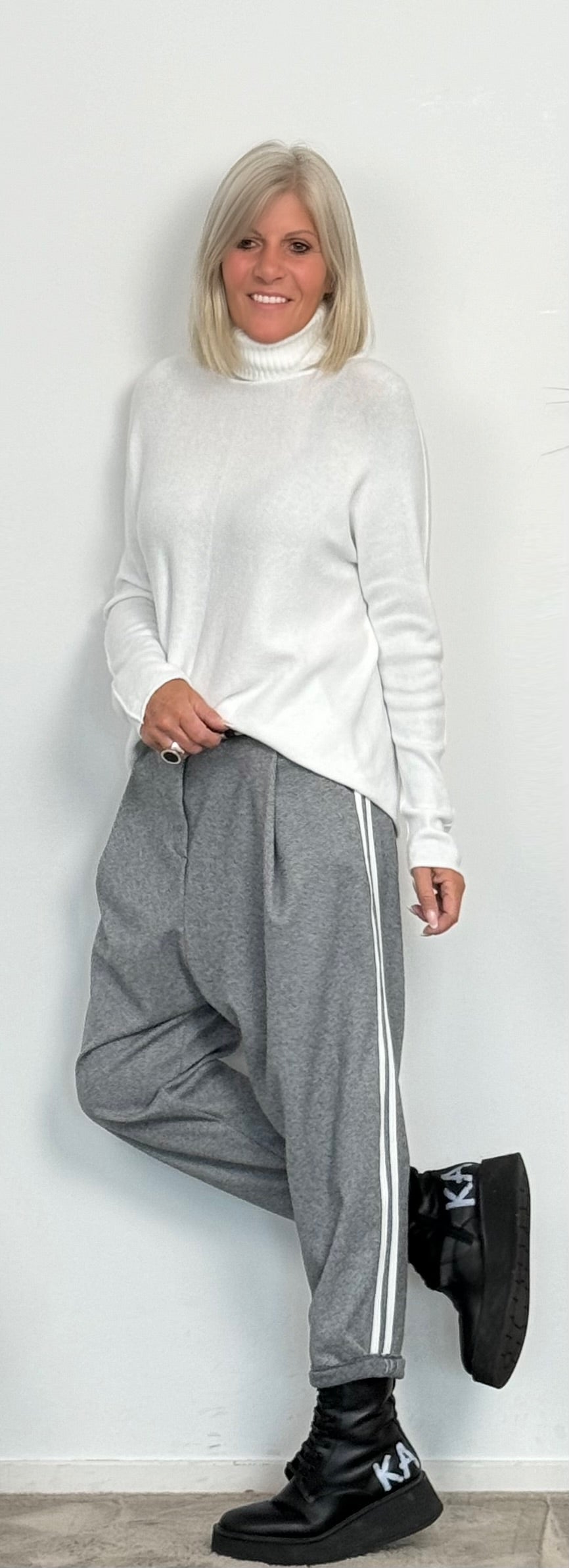 Baggy pants with side stripes "Rony" - grey (delivery date approx. 08.10.2024)