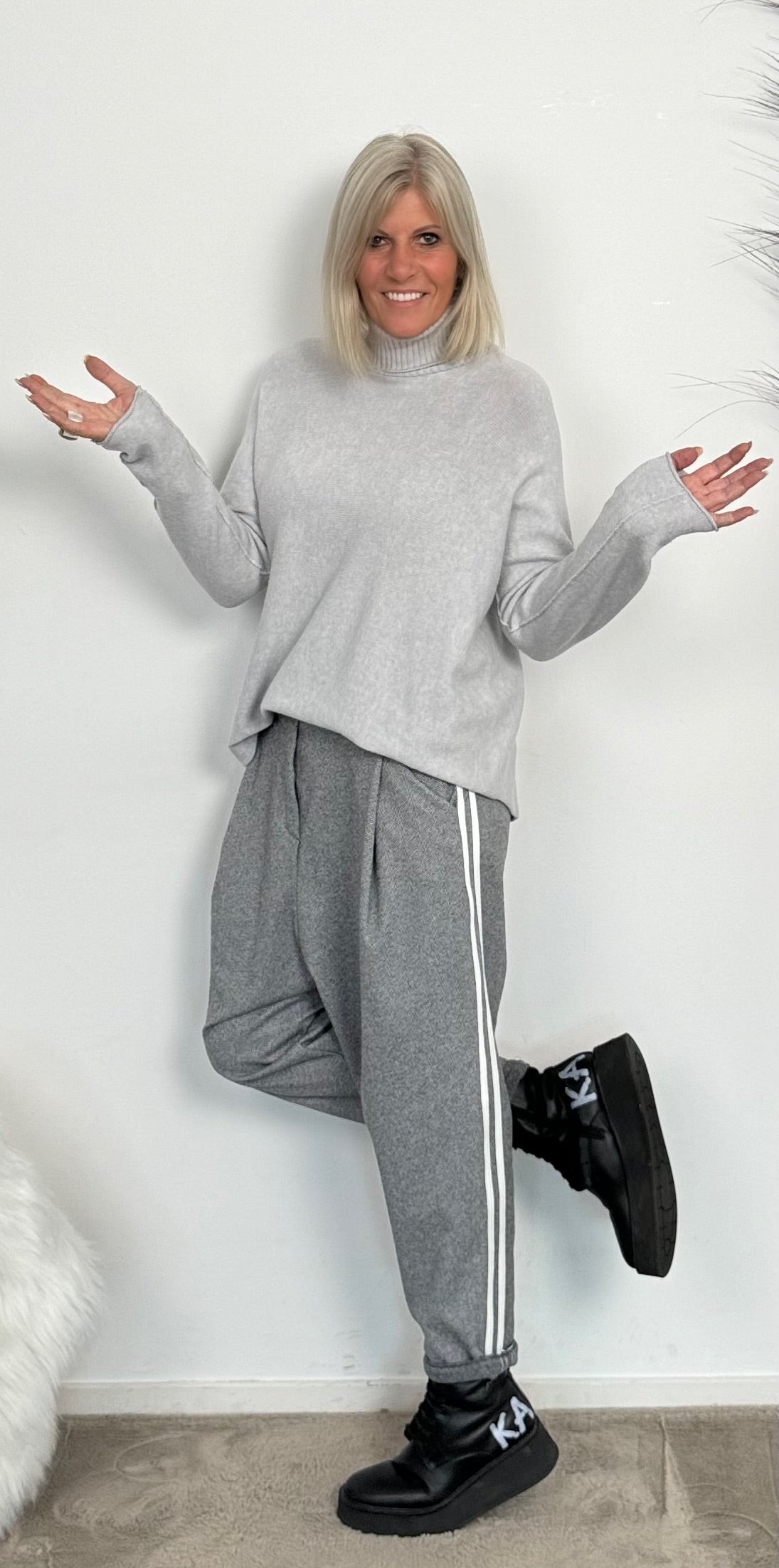 Baggy pants with side stripes "Rony" - grey (delivery date approx. 08.10.2024)