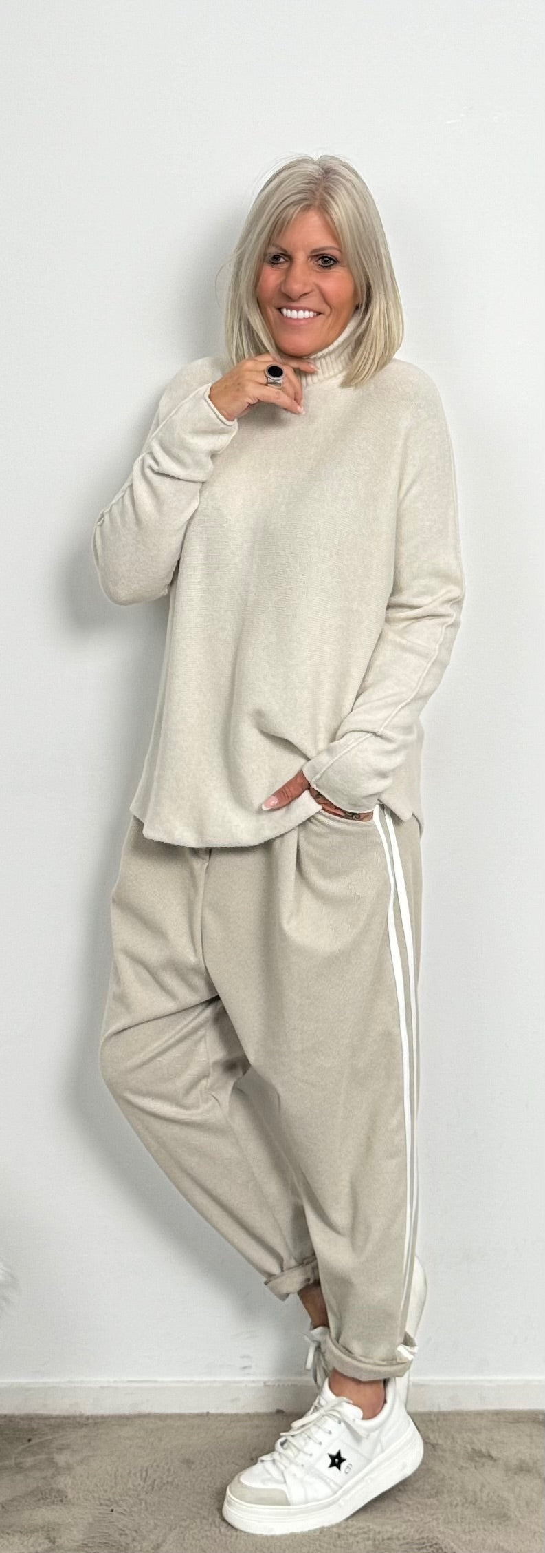 Baggy pants with side stripes "Rony" - beige (delivery date approx. October 8, 2024)