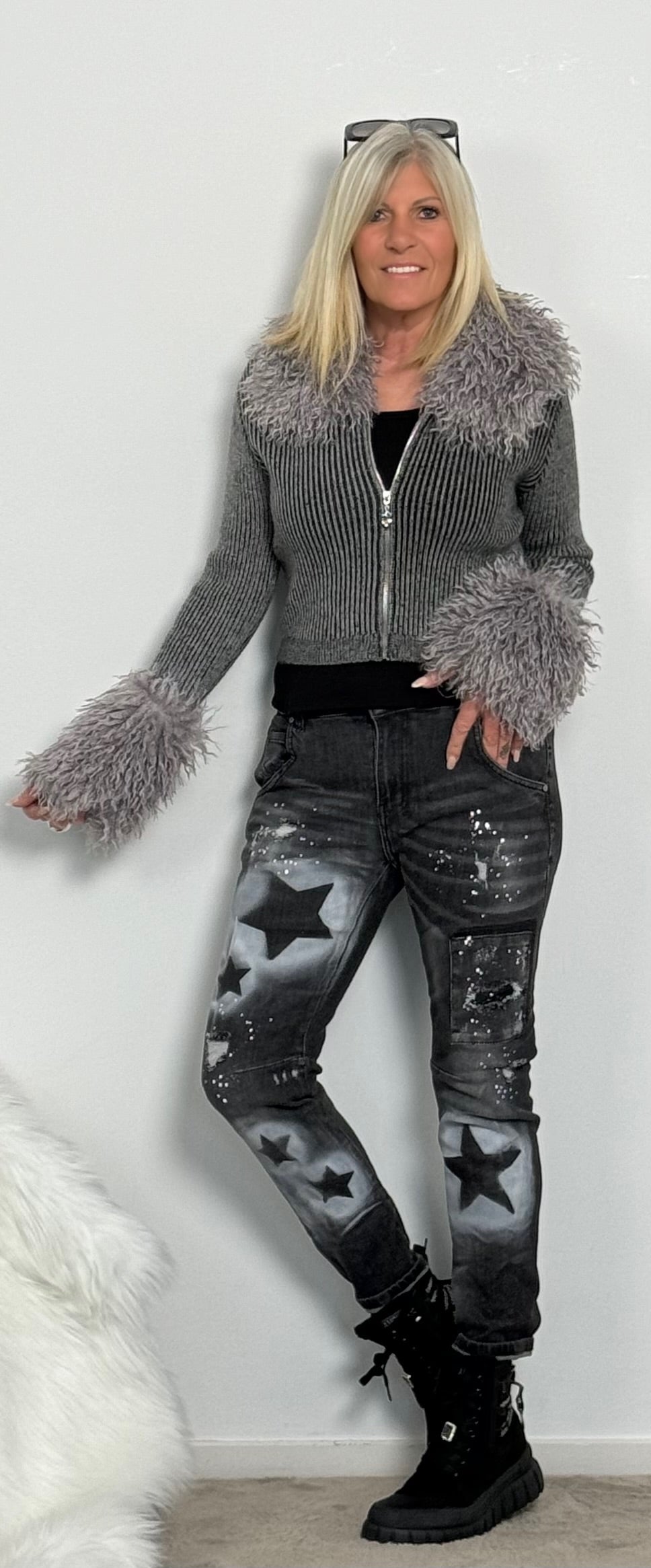 Crop cardigan with removable fur "Think" - grey