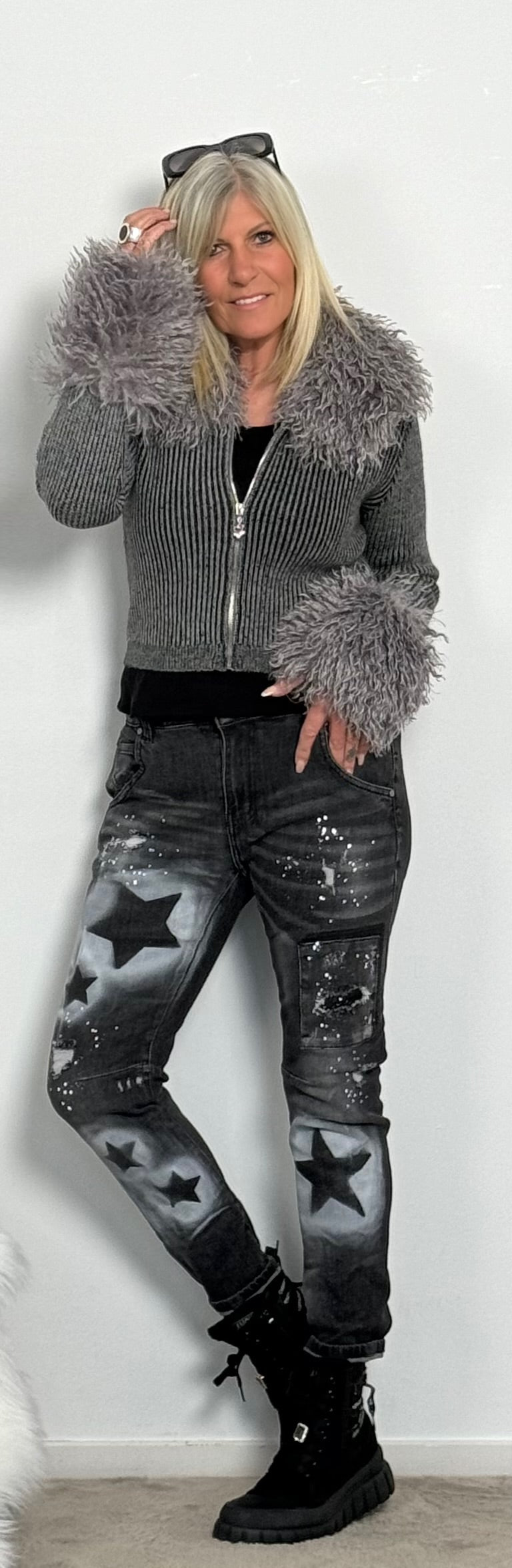 Crop cardigan with removable fur "Think" - grey