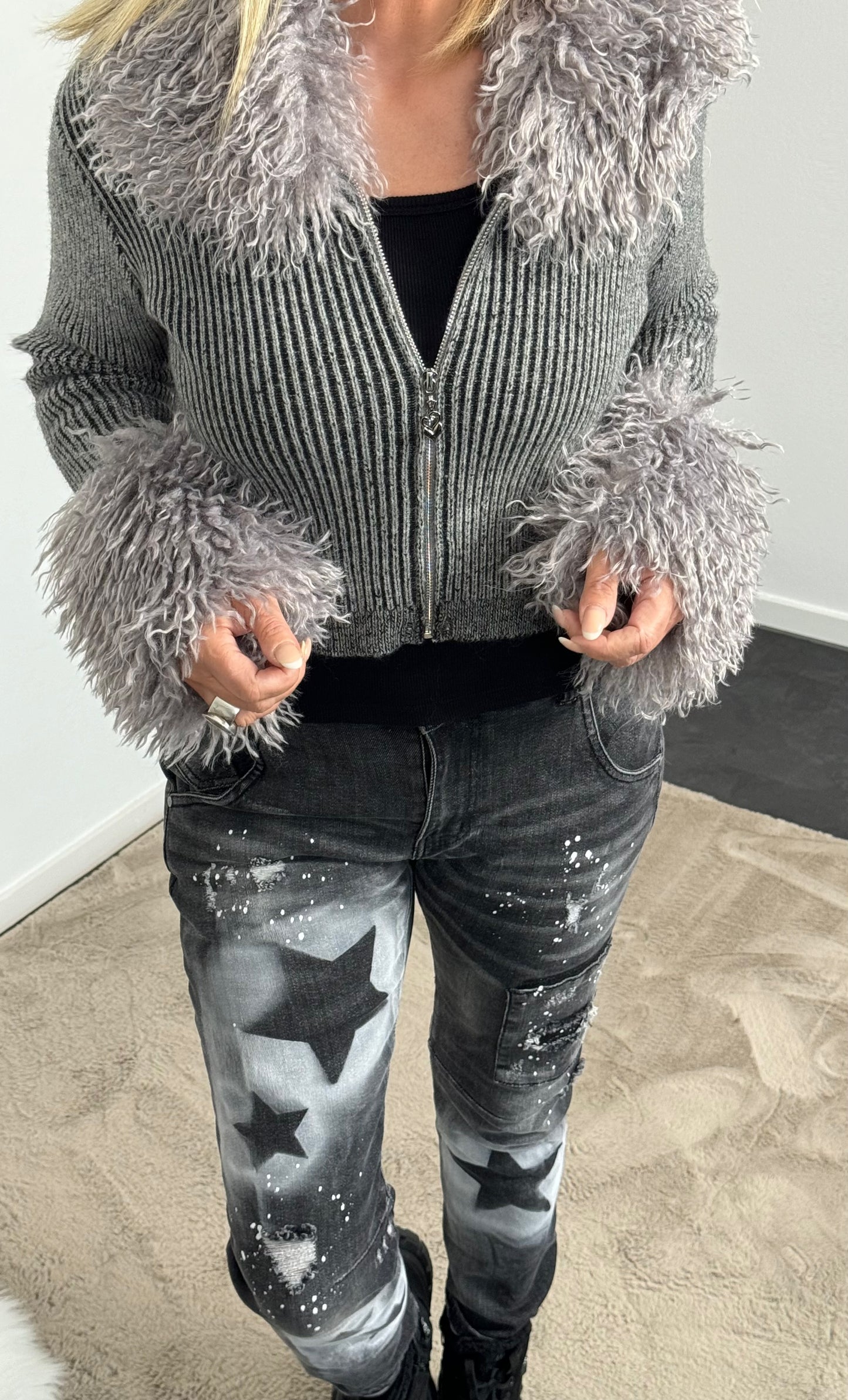 Crop cardigan with removable fur "Think" - grey