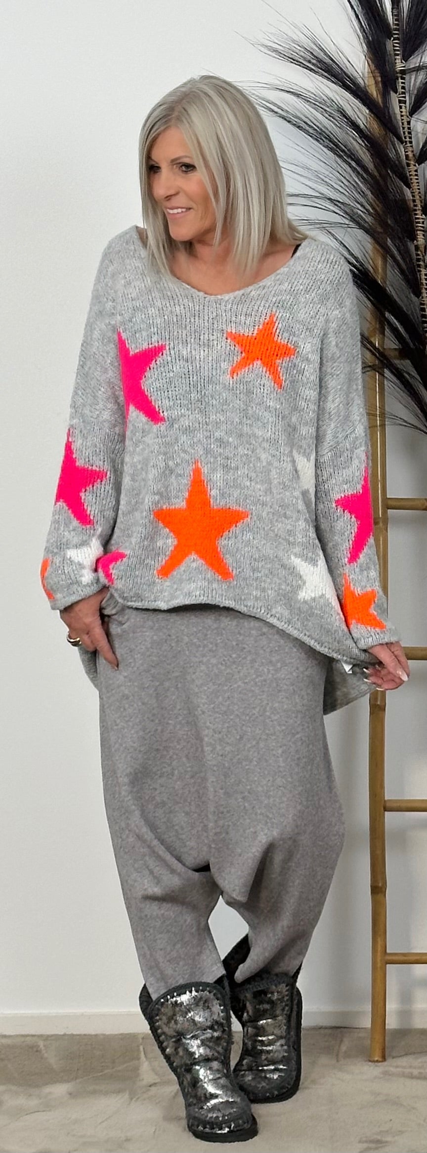 Star top oversized sweater