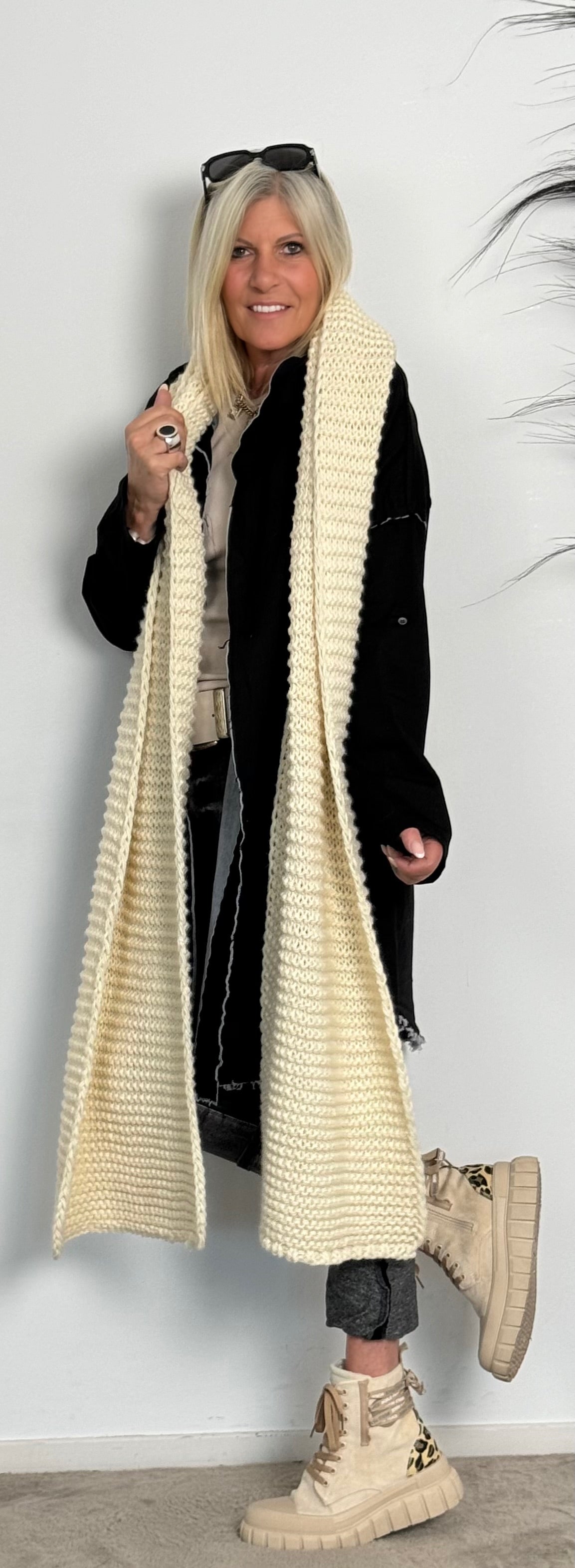 XXL chunky knit scarf "Holly" - beige